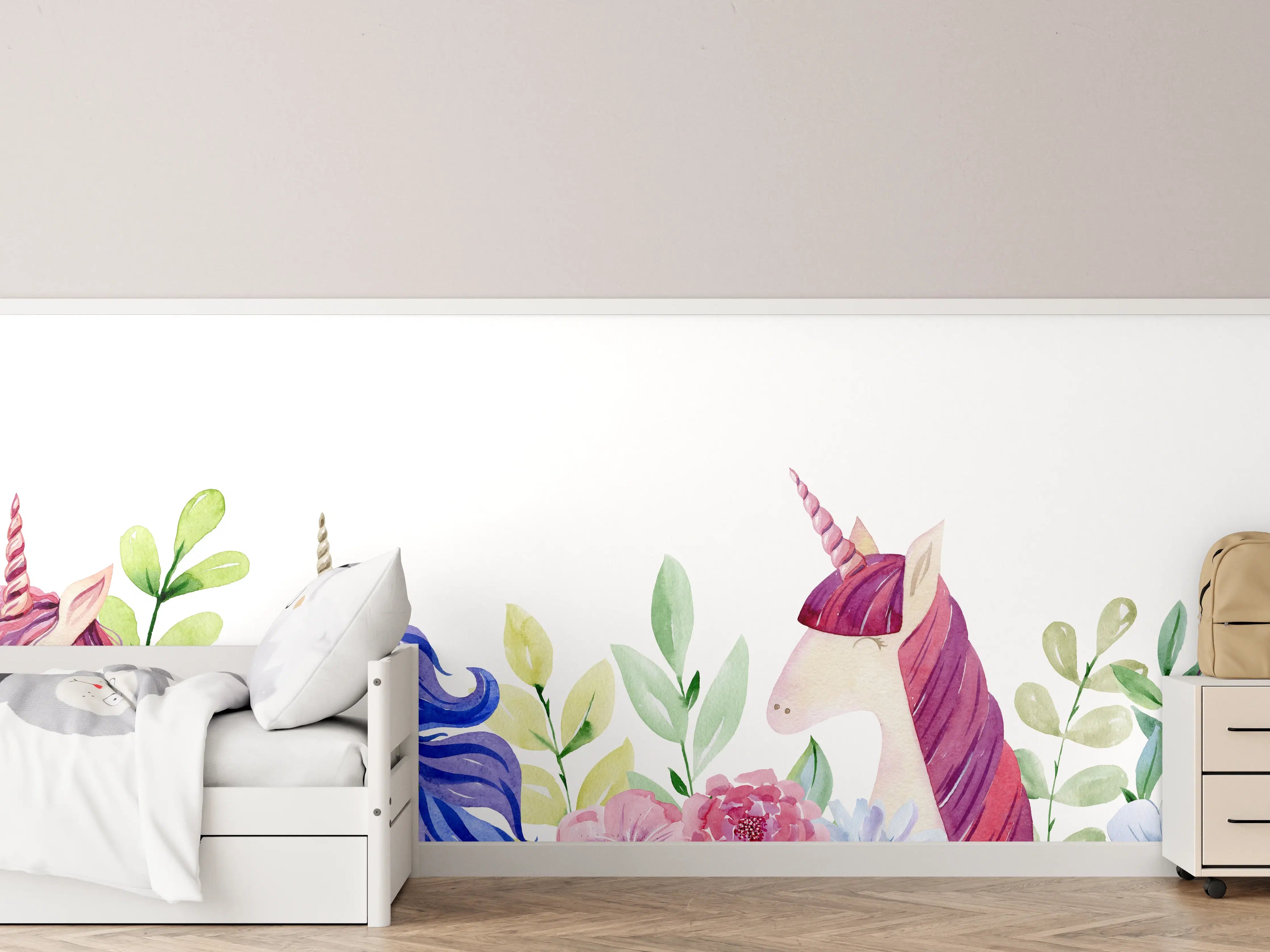 Kinderzimmer Wandgestaltung - Märchenhafte Einhorn-Wandkunst mit bunten Blumen