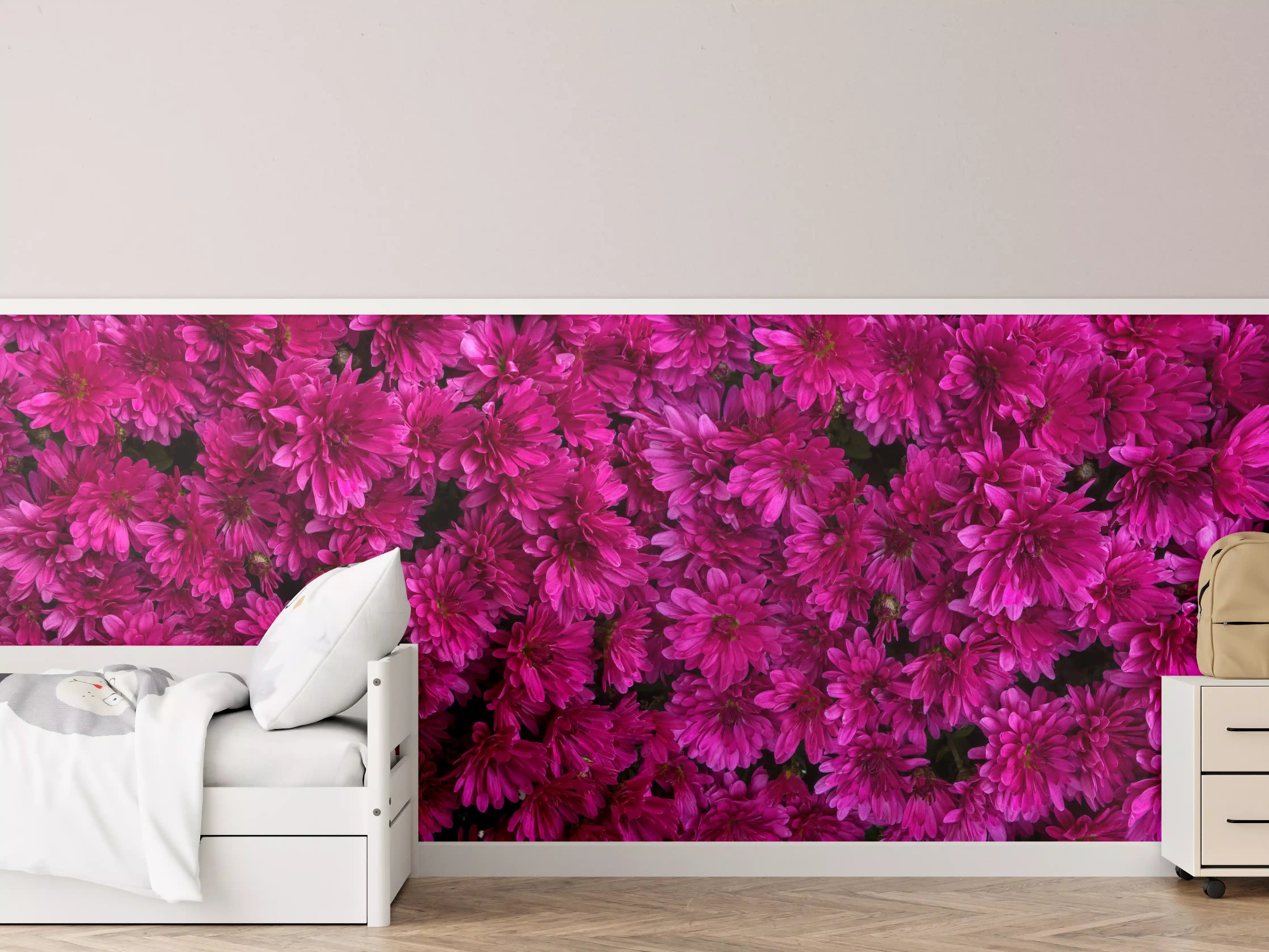 Kinderzimmer Wandgestaltung - Magenta Blüten von Chrysanthemen