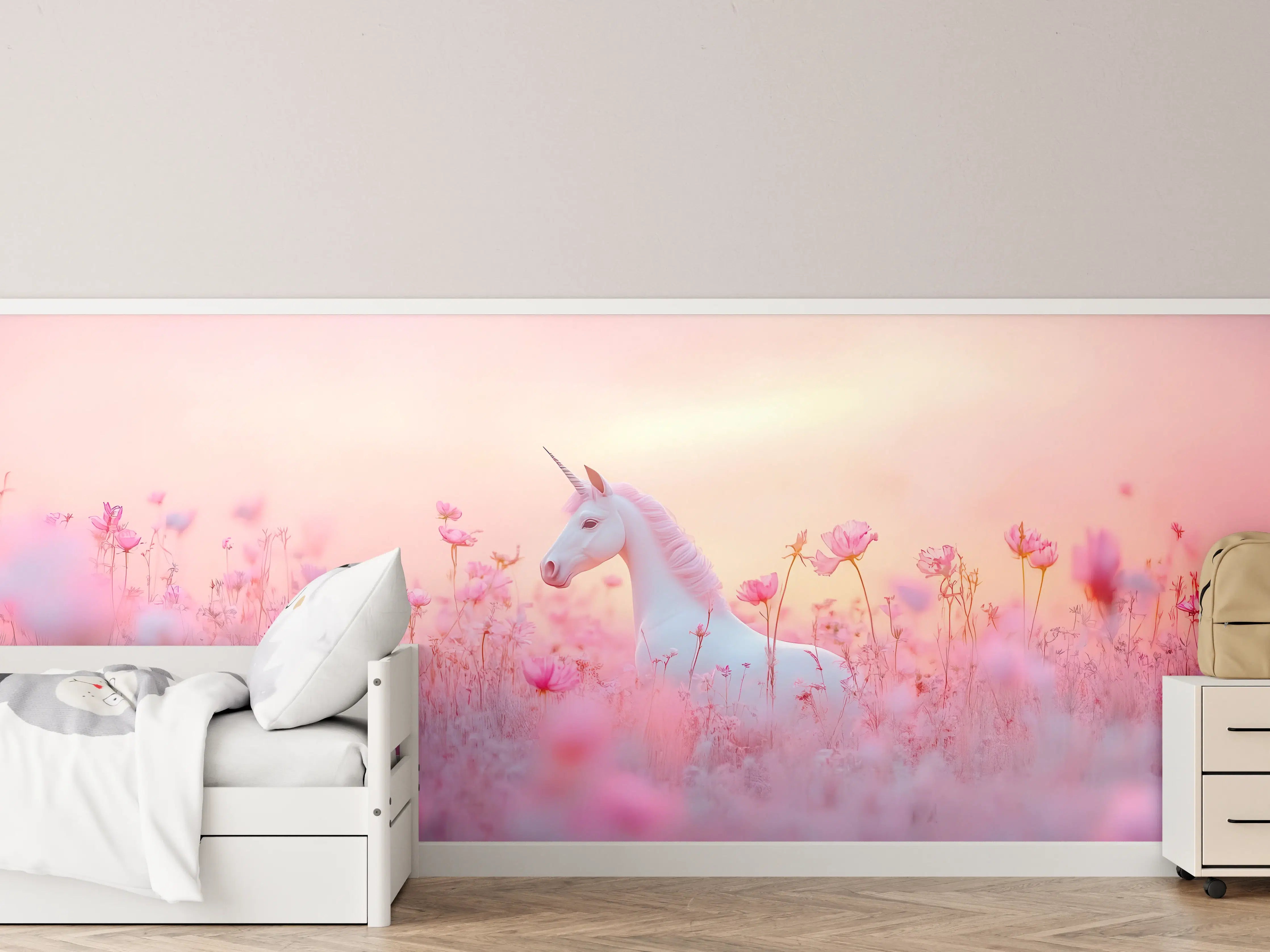 Kinderzimmer Wandgestaltung - Magischer Einhorn-Moment in zartem Rosa