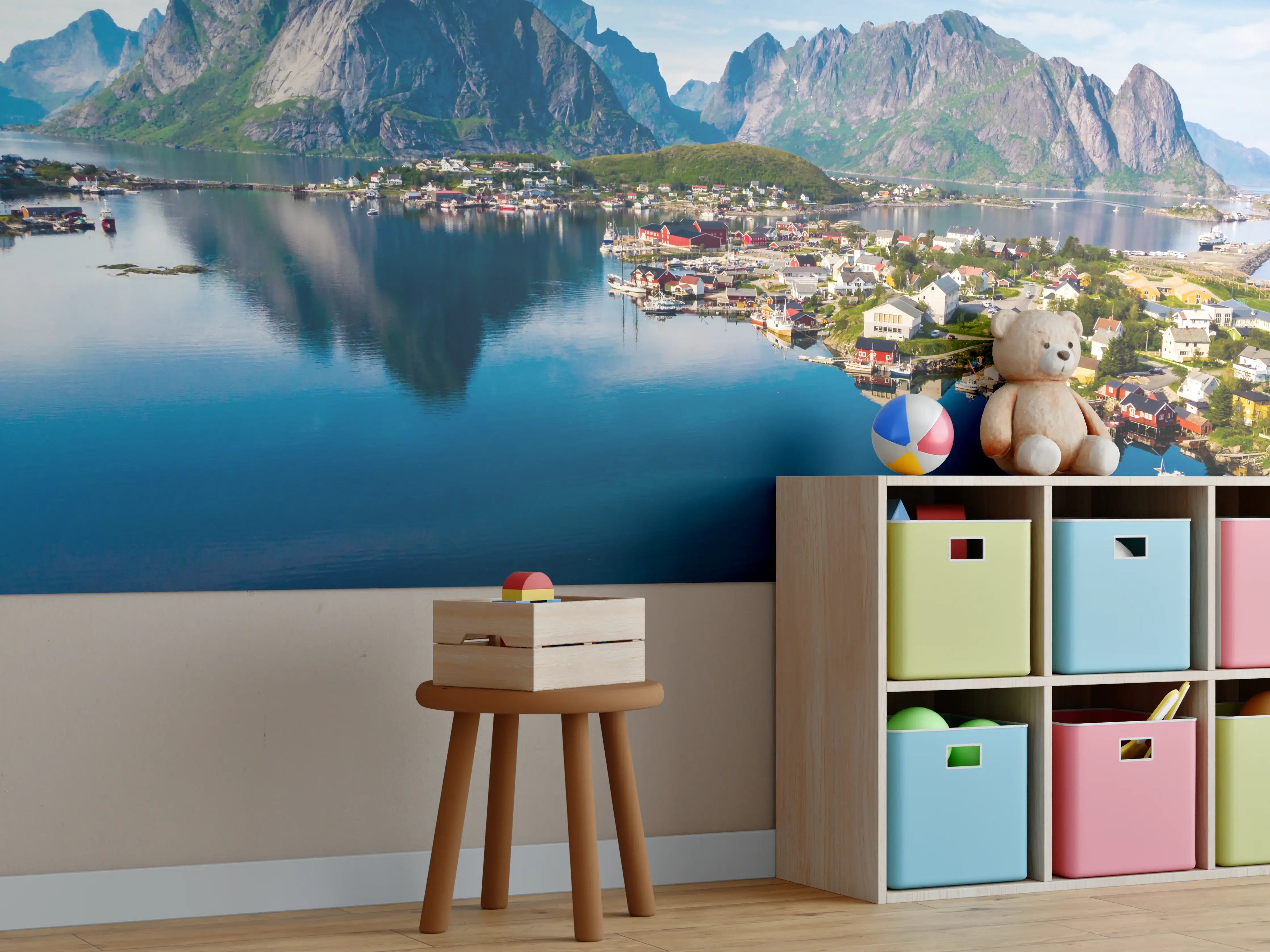 Kinderzimmer Wandgestaltung - Majestätische Berge und ruhiger Fjord