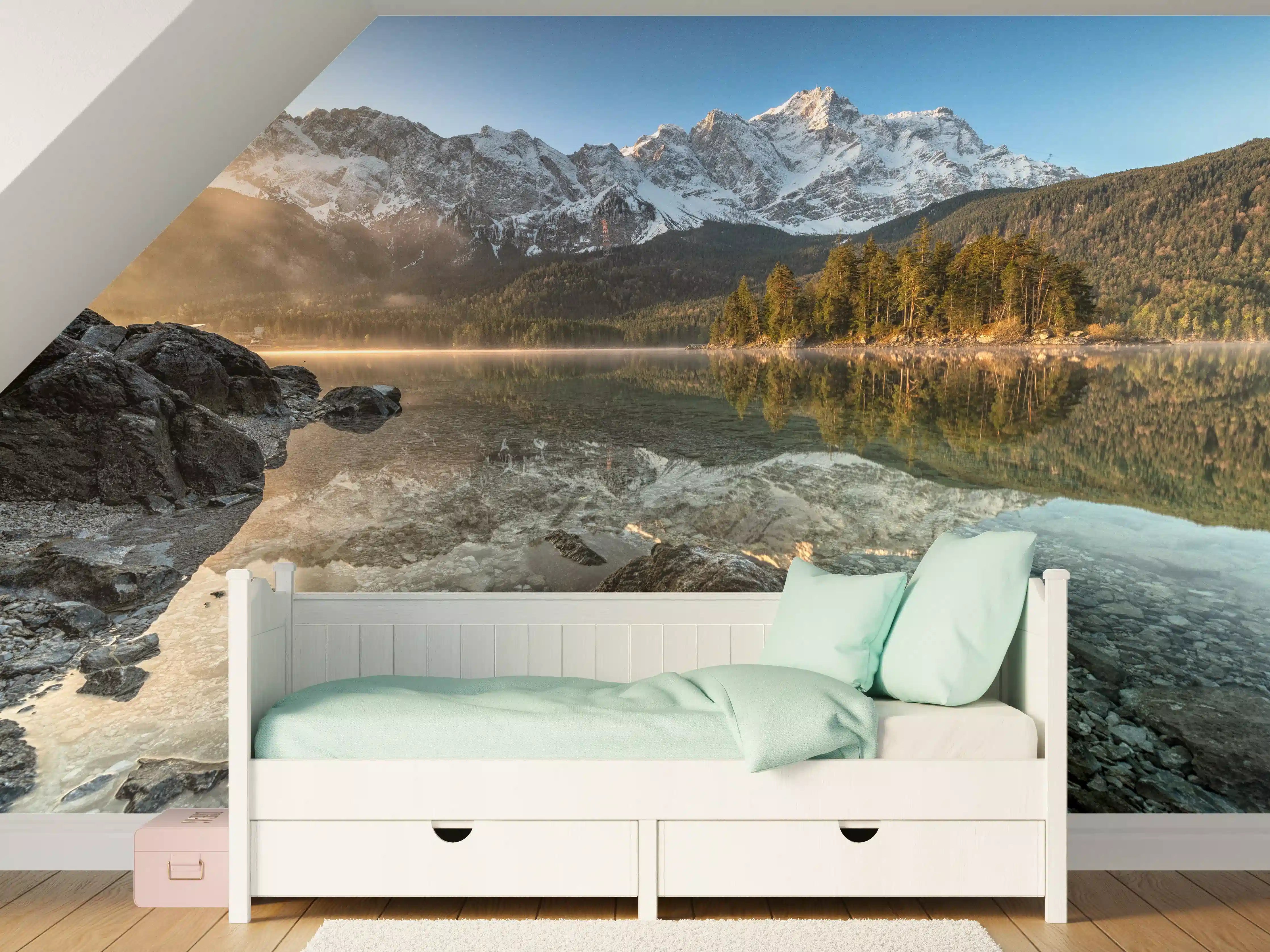 Kinderzimmer Wandgestaltung - Majestätische Bergkulisse am Morgen