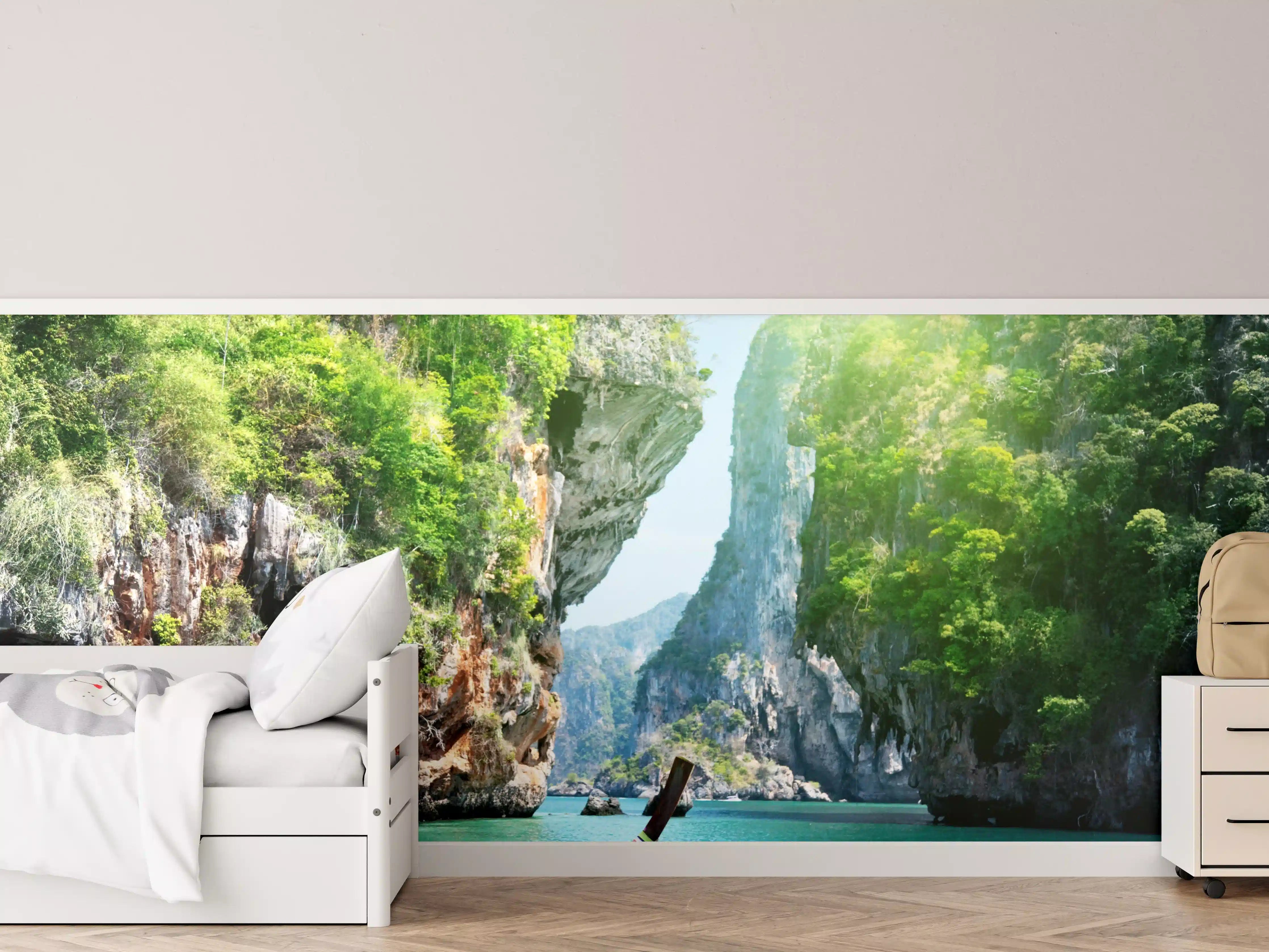 Kinderzimmer Wandgestaltung - Majestätische Seenlandschaft mit Boot