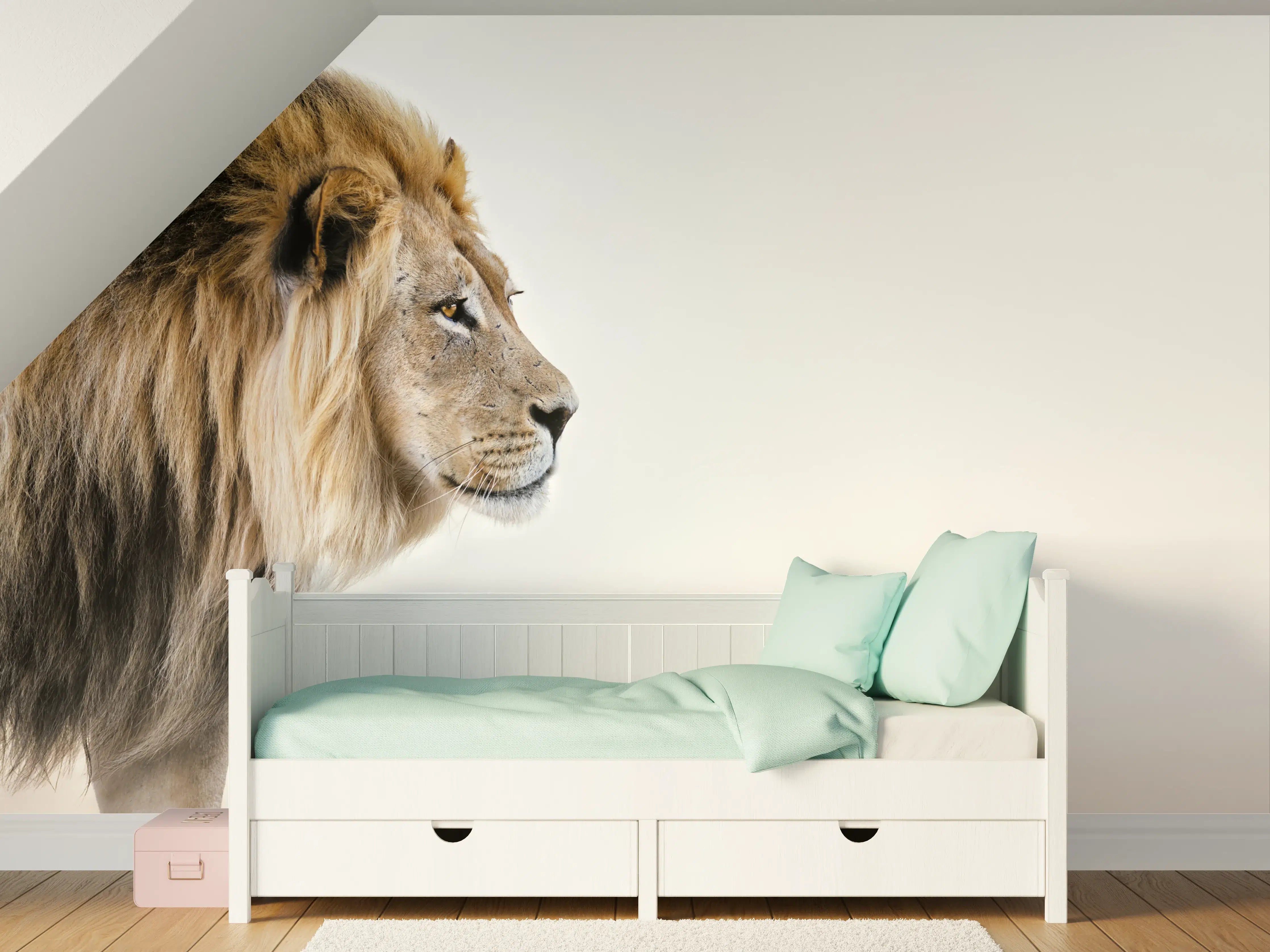 Kinderzimmer Wandgestaltung - Majestätischer Löwe vor neutralem Hintergrund