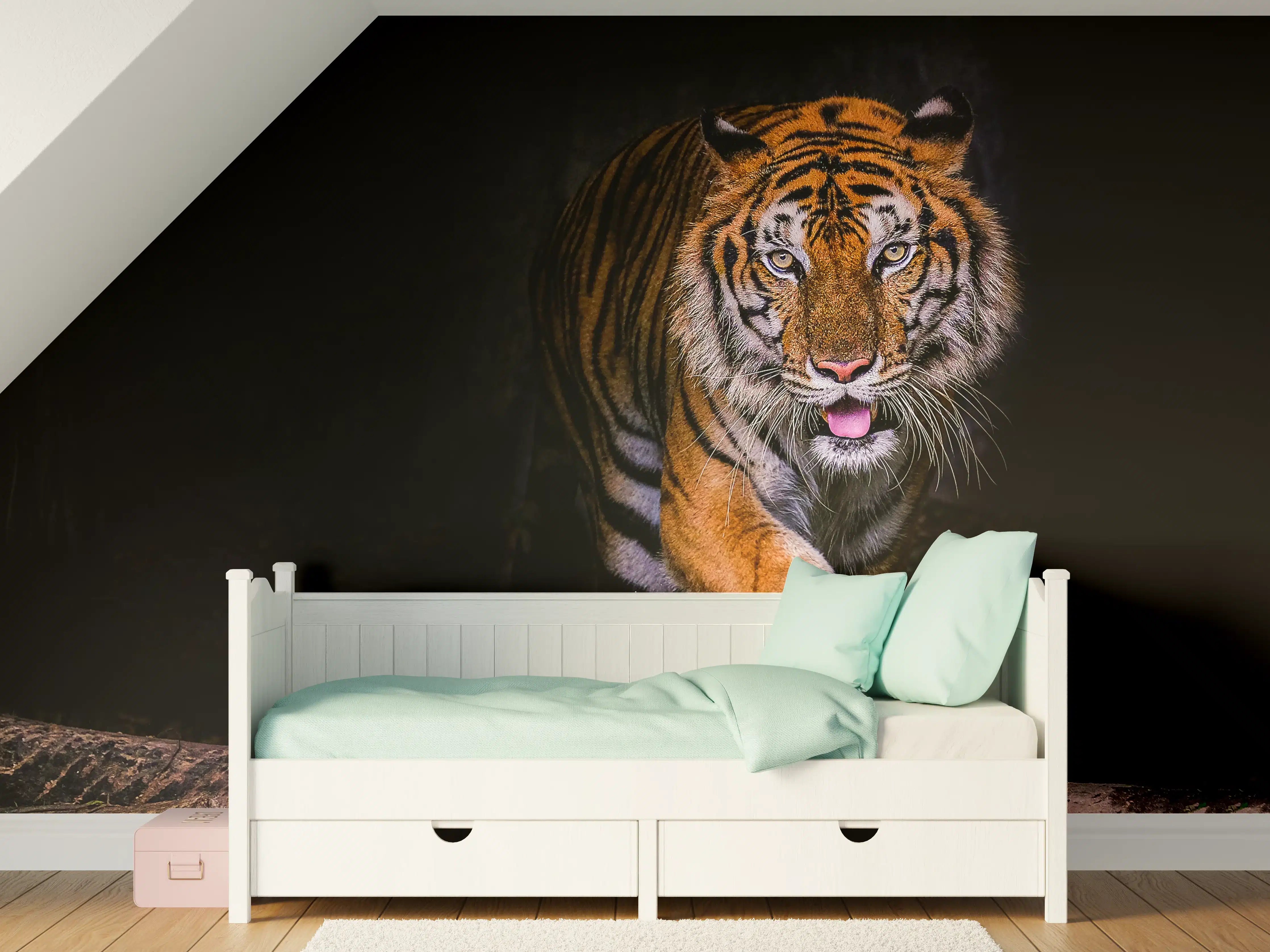 Kinderzimmer Wandgestaltung - Majestätischer Tiger in dunkler Umgebung