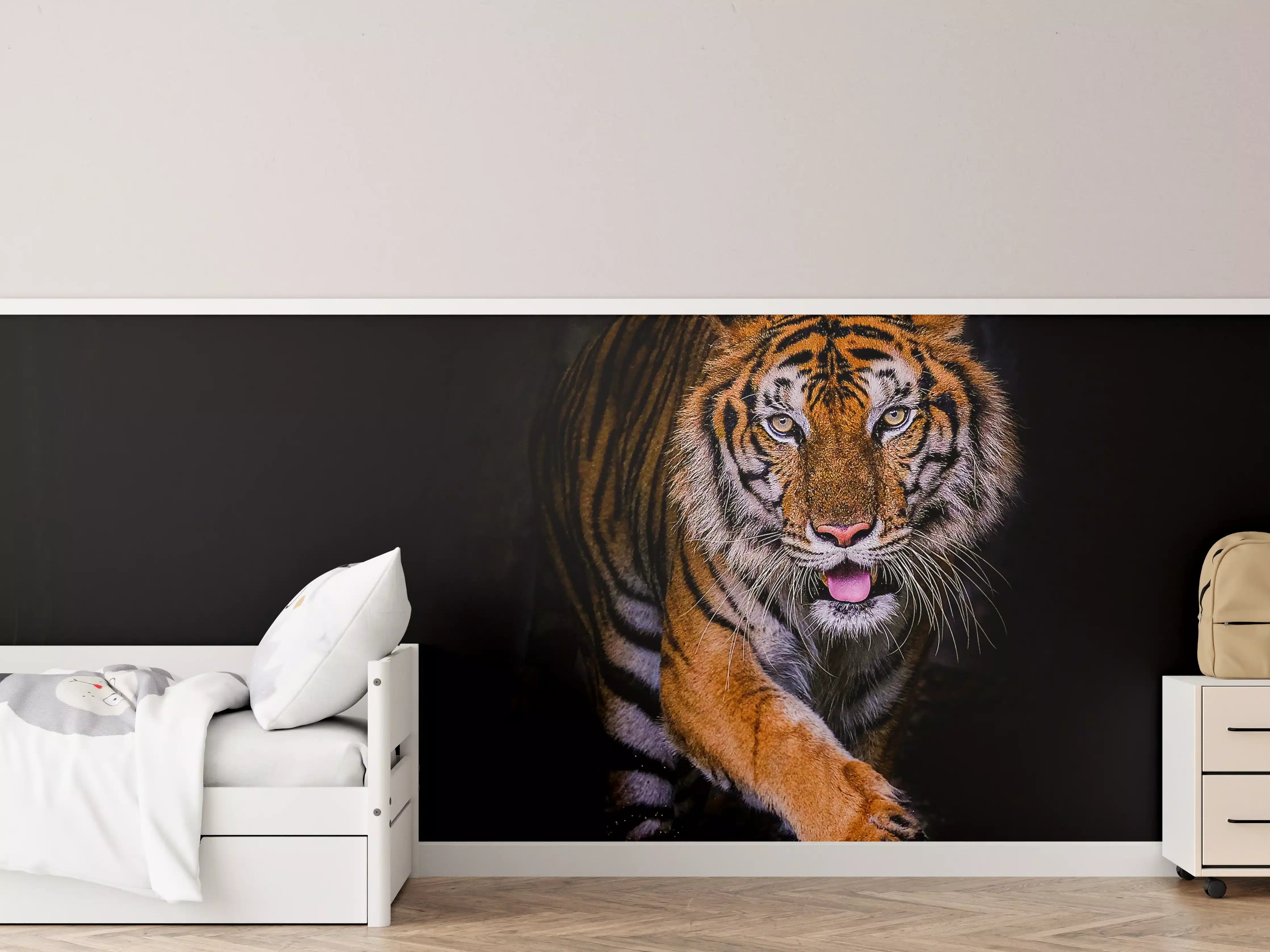 Kinderzimmer Wandgestaltung - Majestätischer Tiger in dunkler Umgebung