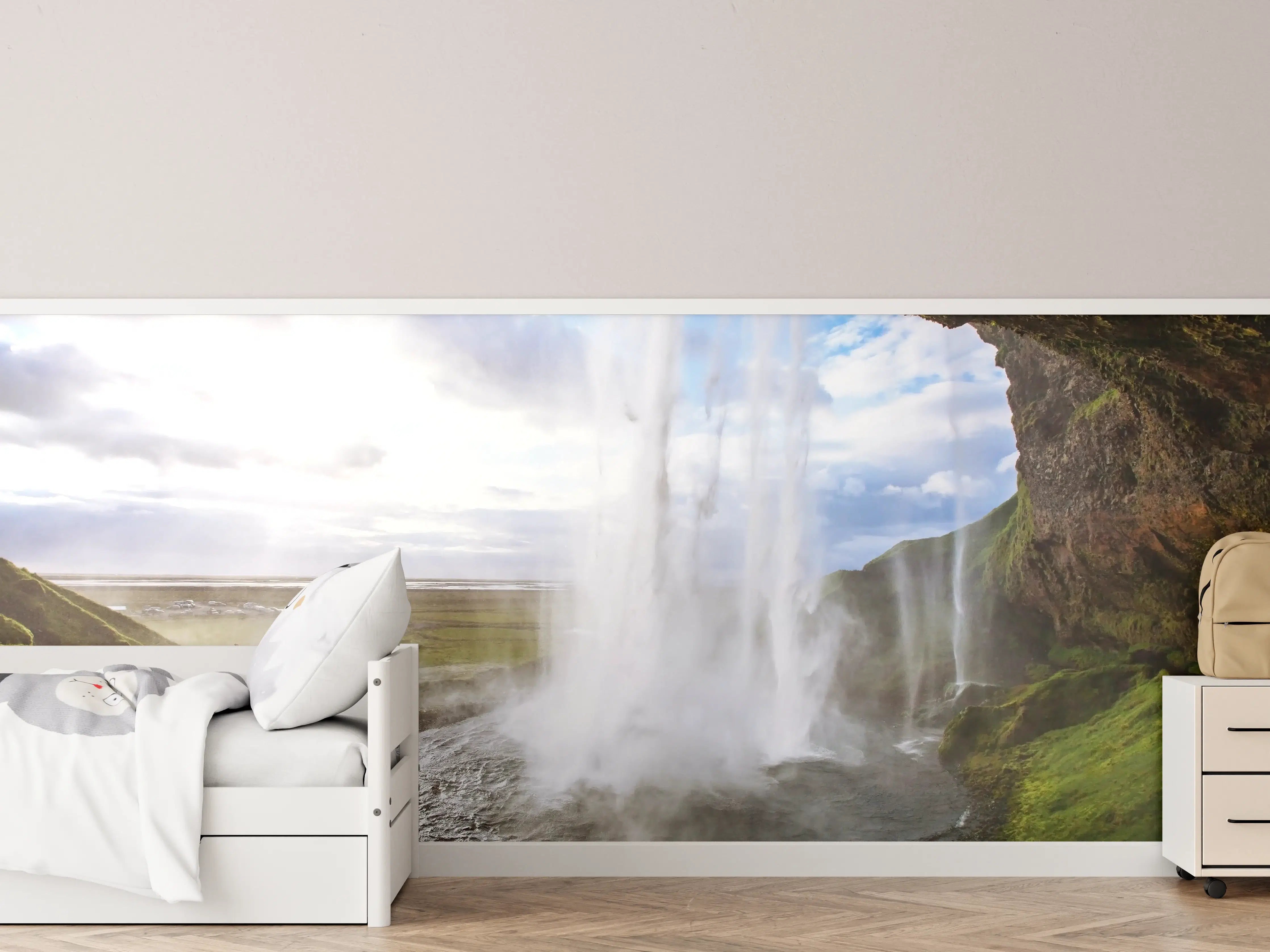 Kinderzimmer Wandgestaltung - Majestätischer Wasserfall in natürlicher Szenerie