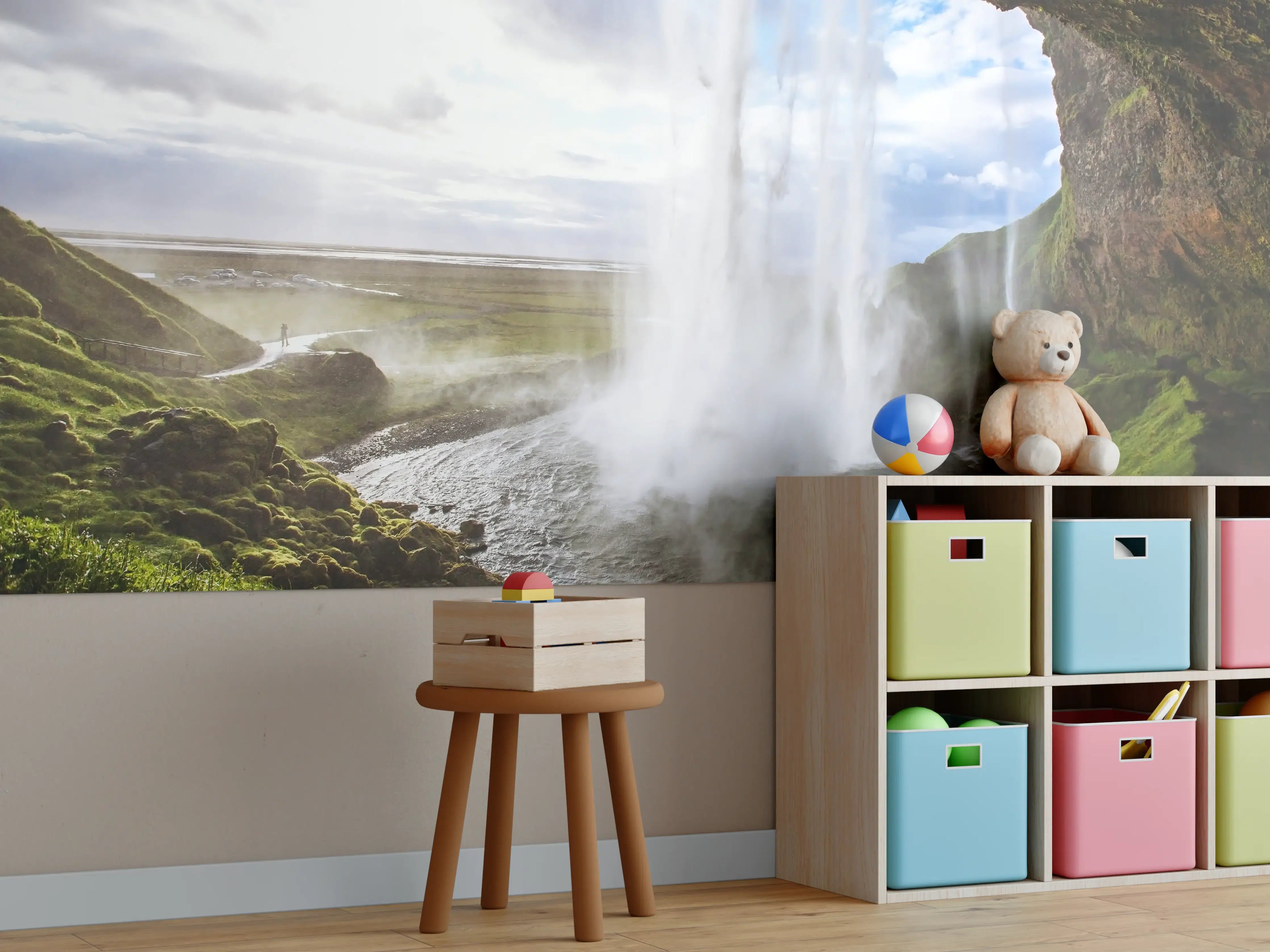 Kinderzimmer Wandgestaltung - Majestätischer Wasserfall in natürlicher Szenerie