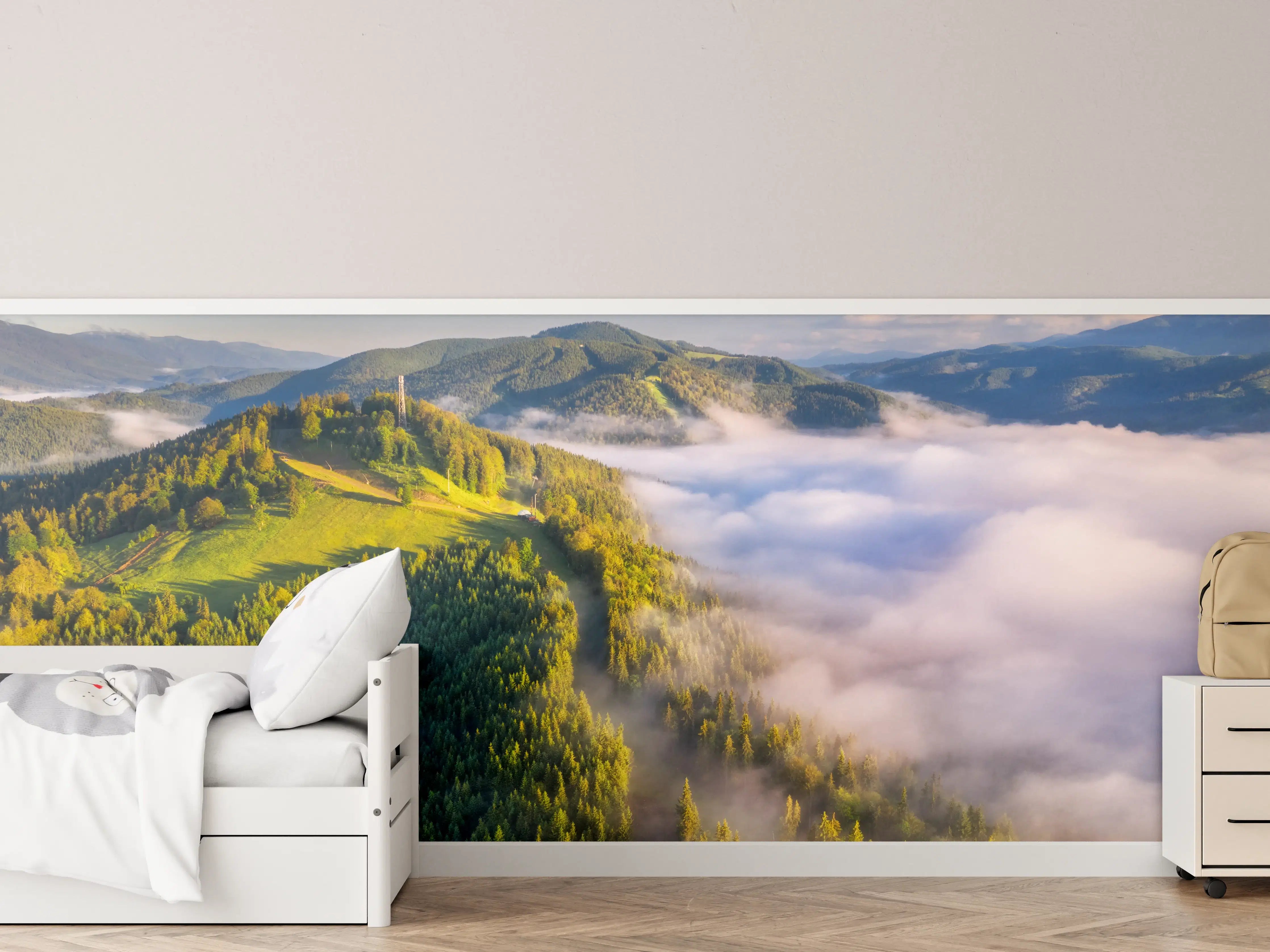 Kinderzimmer Wandgestaltung - Malerische Berglandschaft im Morgengrauen