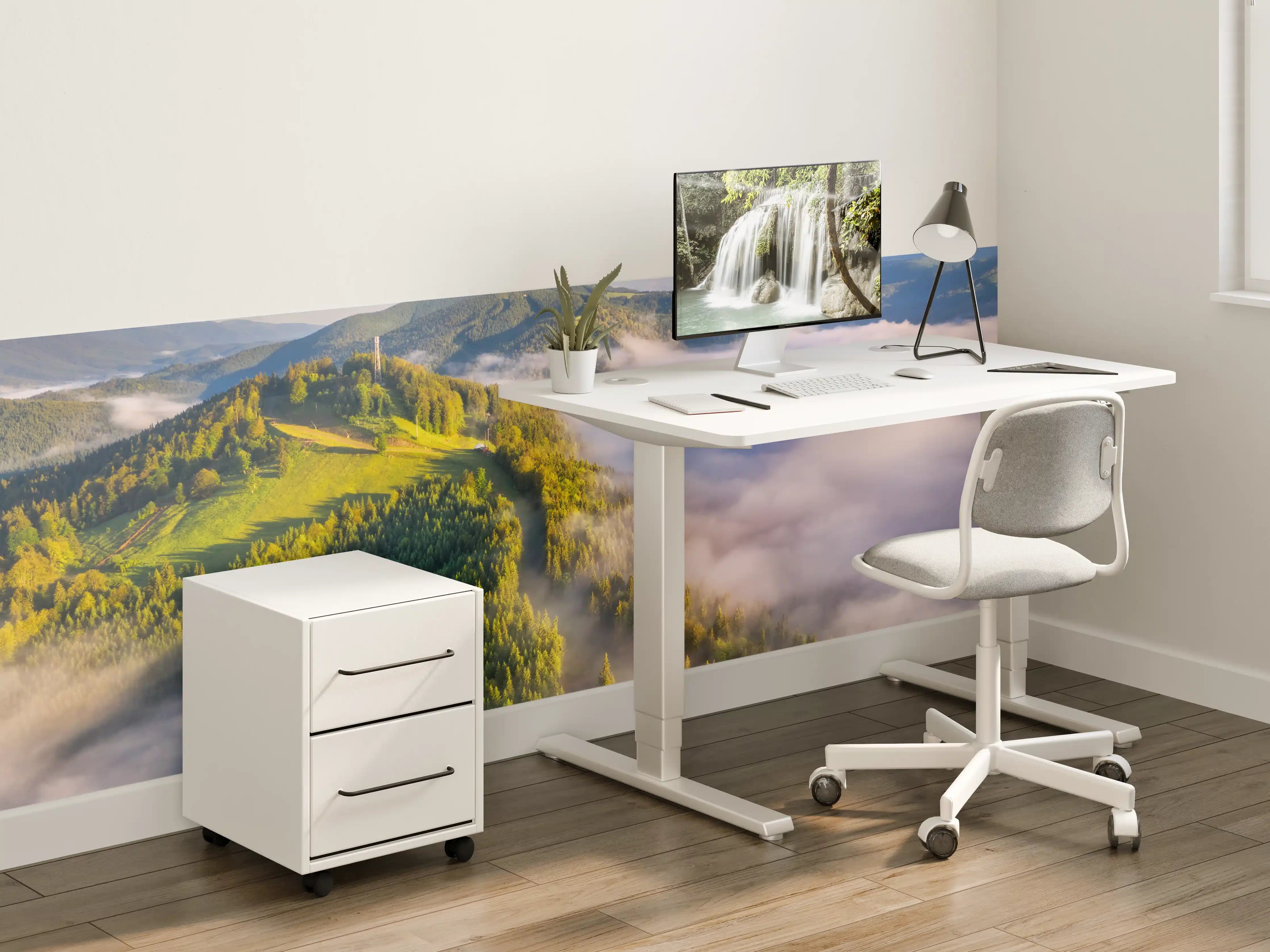 Kinderzimmer Wandgestaltung - Malerische Berglandschaft im Morgengrauen