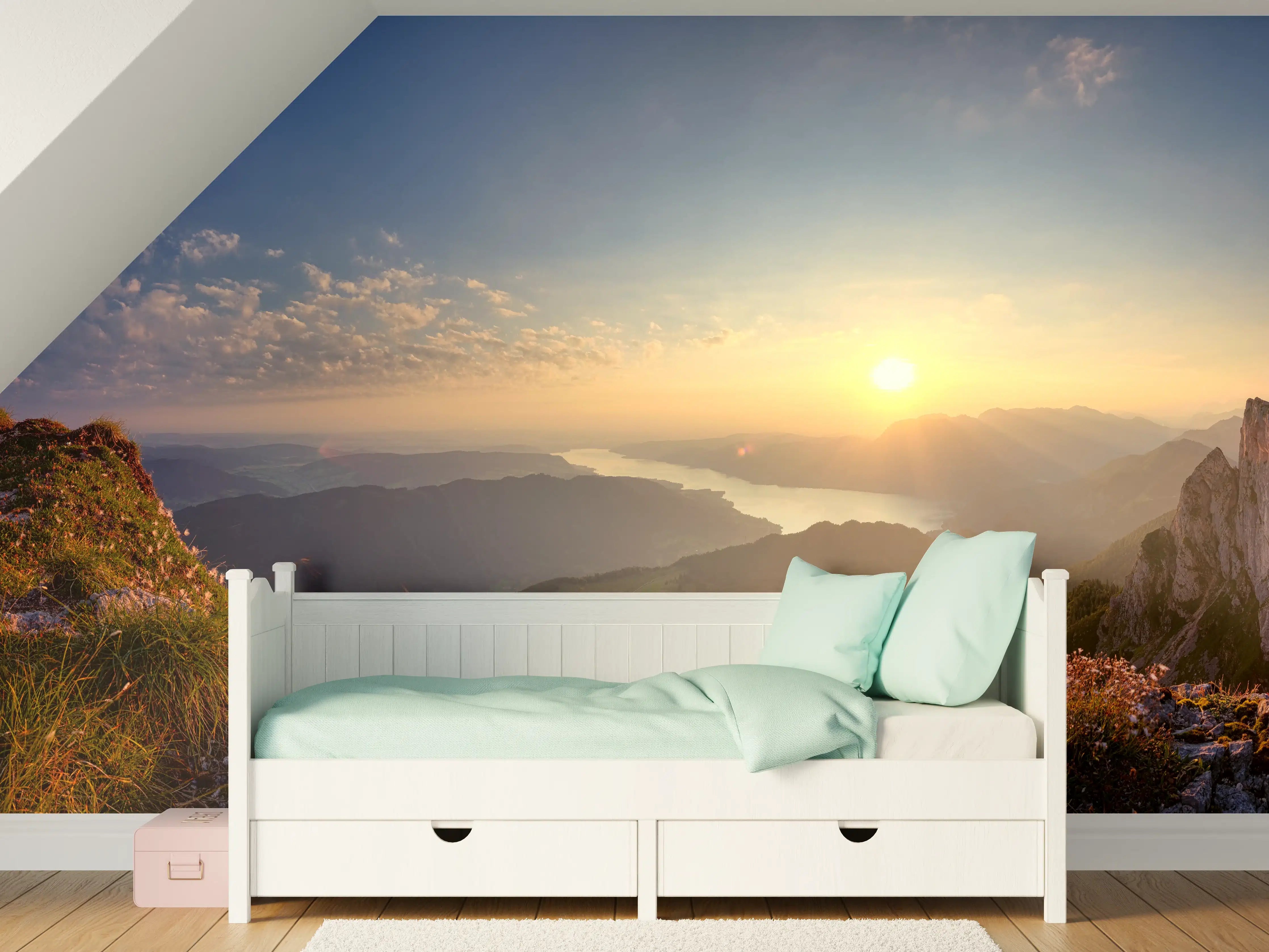 Kinderzimmer Wandgestaltung - Morgenlicht über Nebelgipfeln