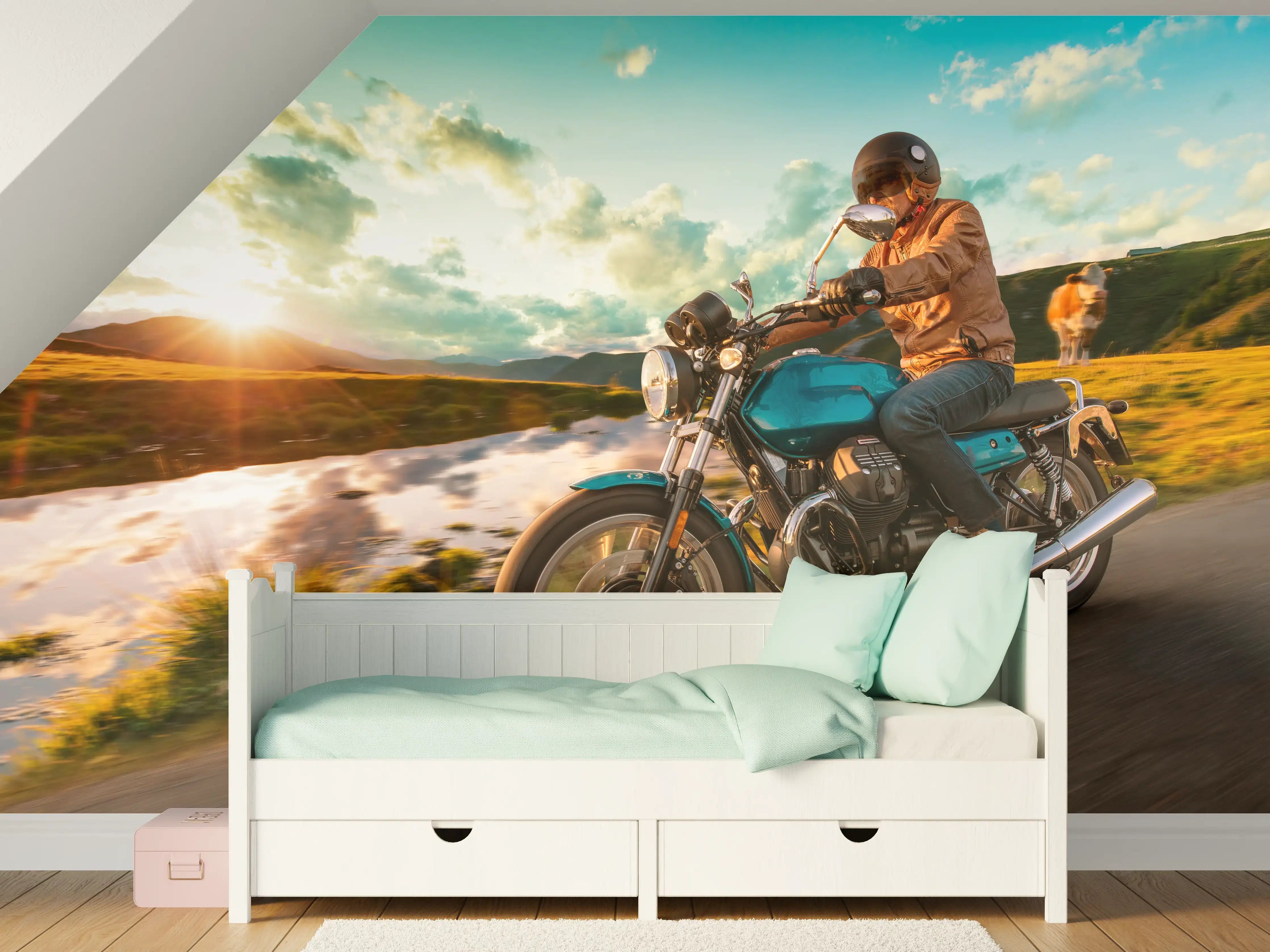 Kinderzimmer Wandgestaltung - Motorradfahrer auf der Alpenautobahn