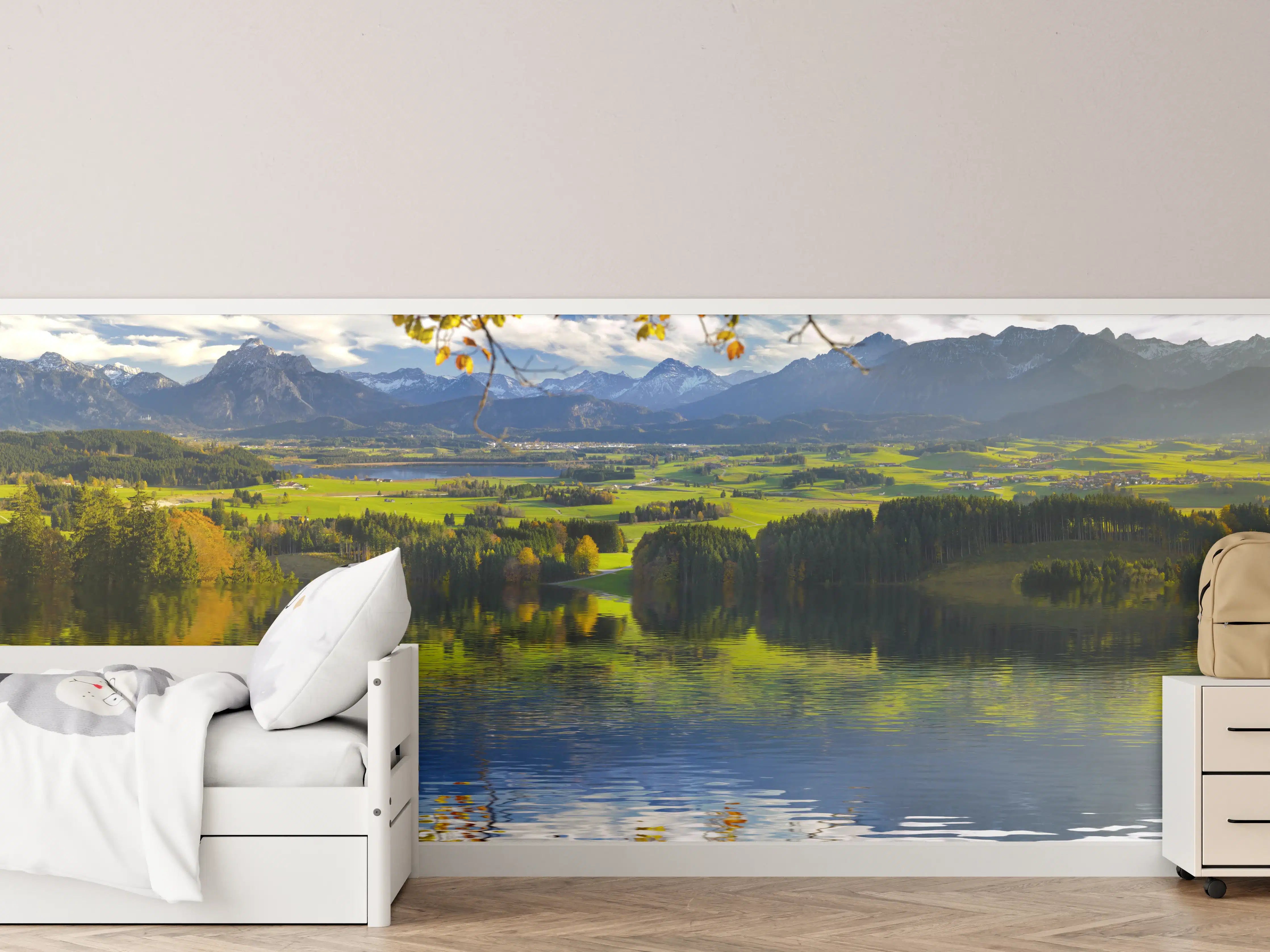 Kinderzimmer Wandgestaltung - Panoramalandschaft in Bayern im Herbst