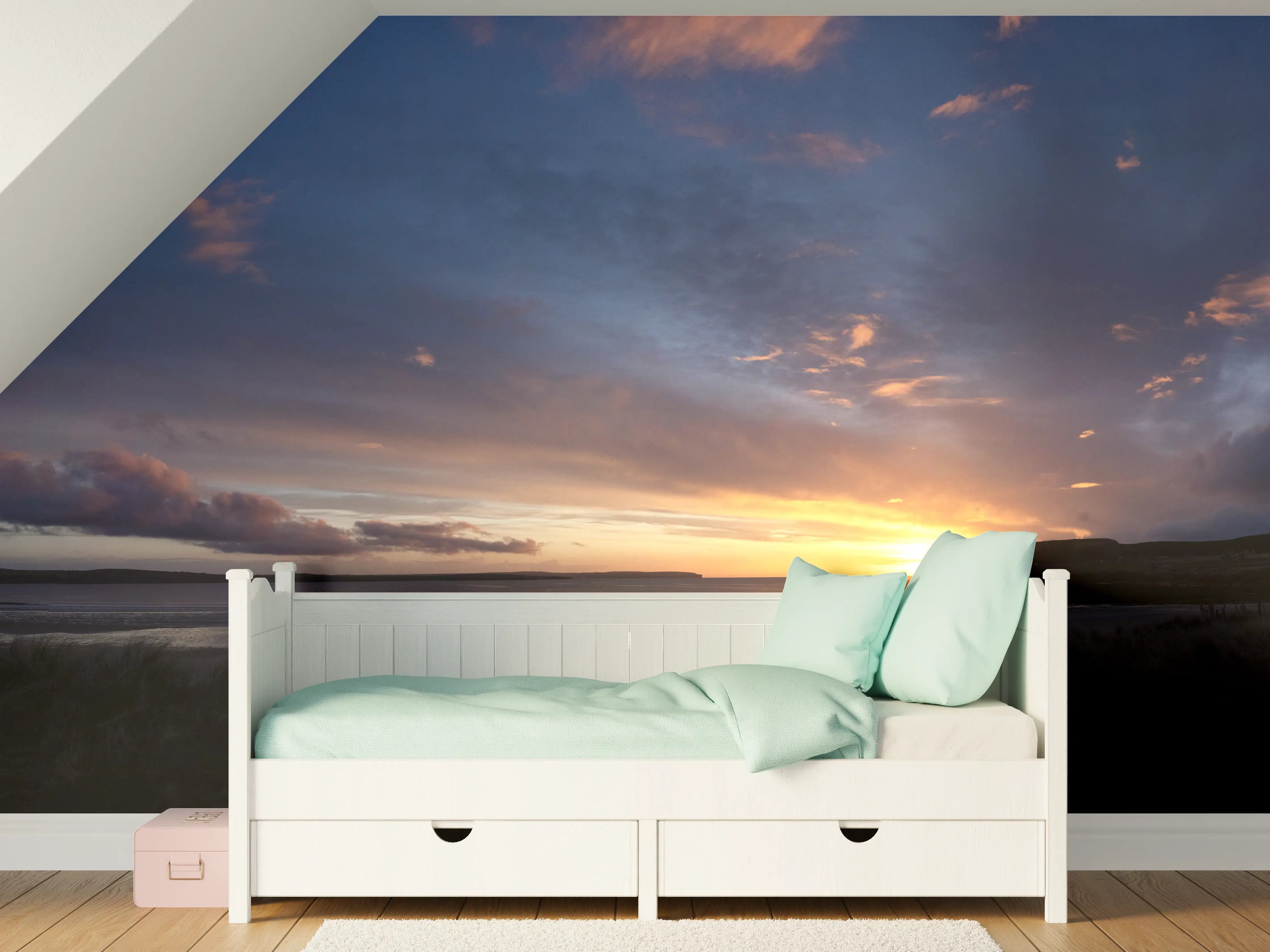 Kinderzimmer Wandgestaltung - Panoramischer Sonnenuntergang über ruhigem Wasser