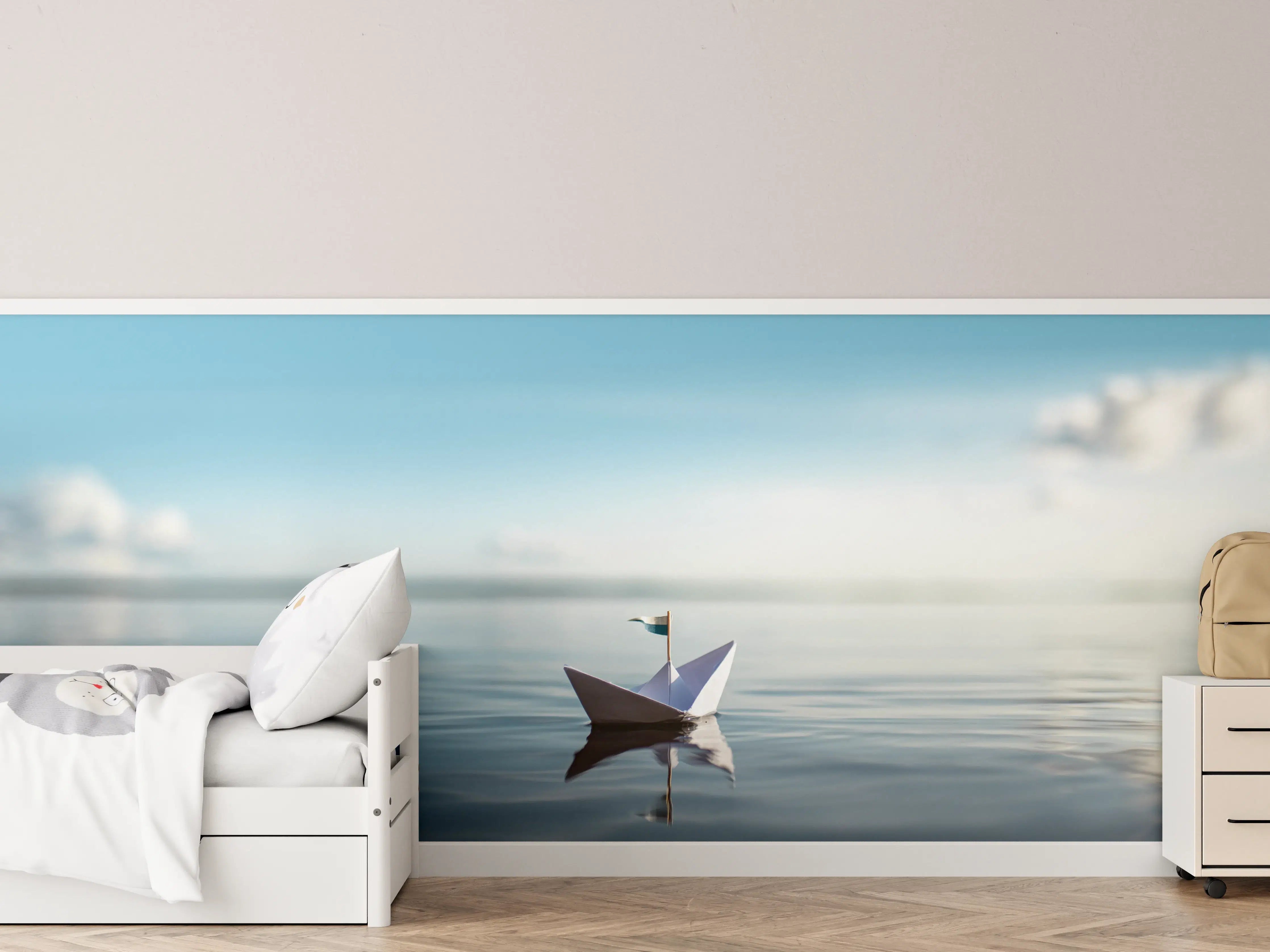 Kinderzimmer Wandgestaltung - Papierboot auf ruhigem Meer