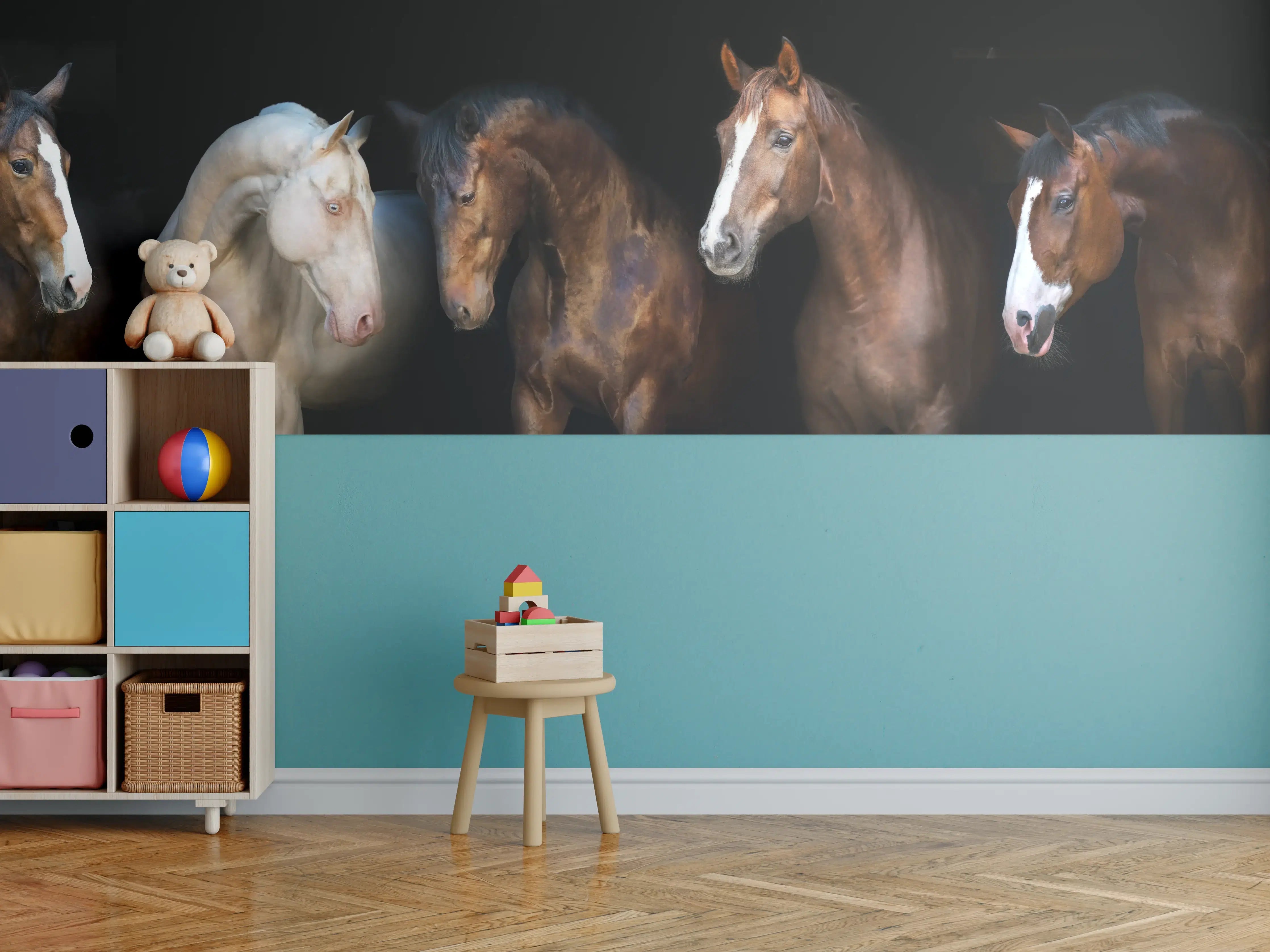Kinderzimmer Wandgestaltung - Pferdegruppe auf Schwarz