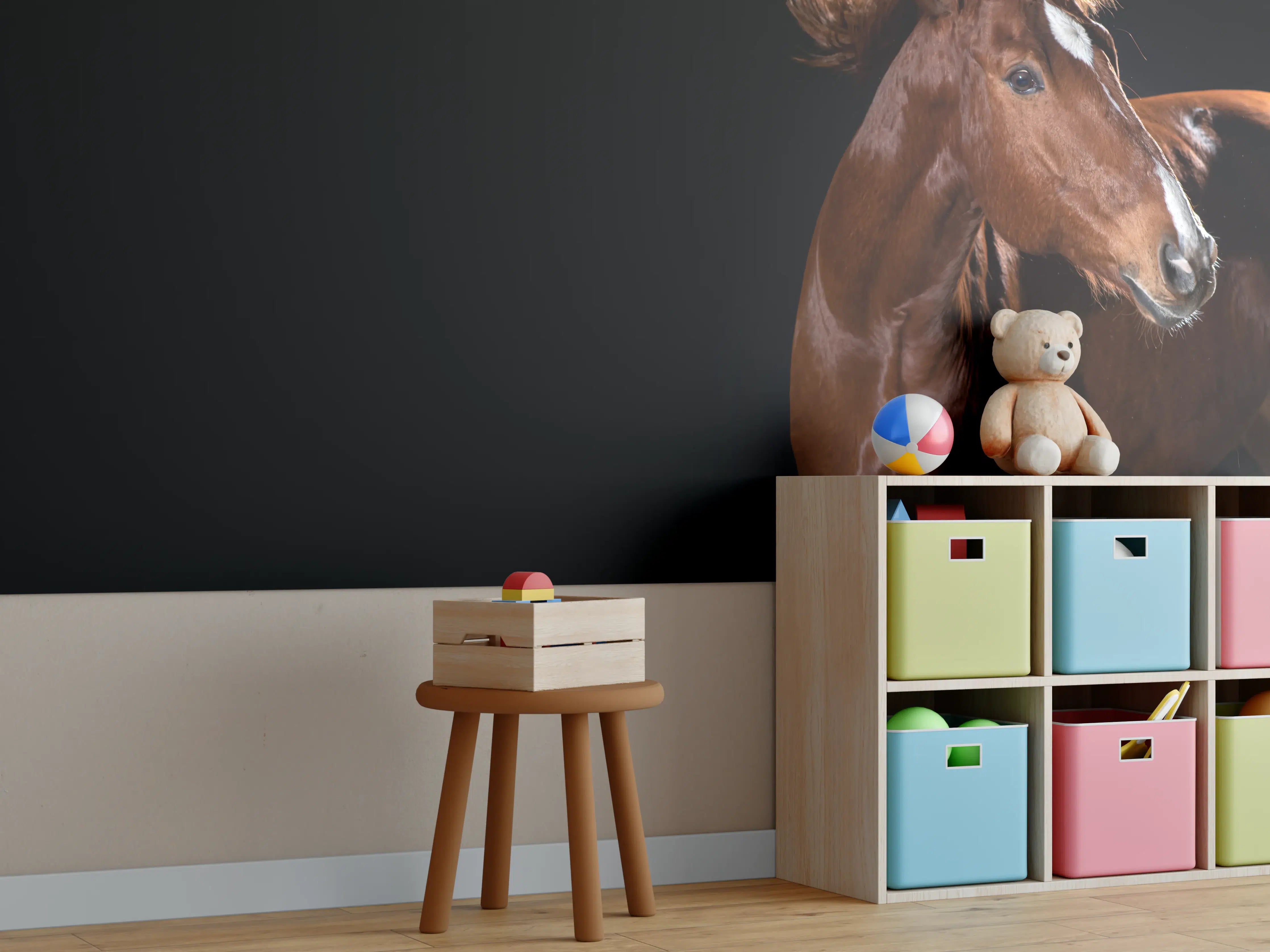 Kinderzimmer Wandgestaltung - Pferdeporträt auf schwarzem Hintergrund