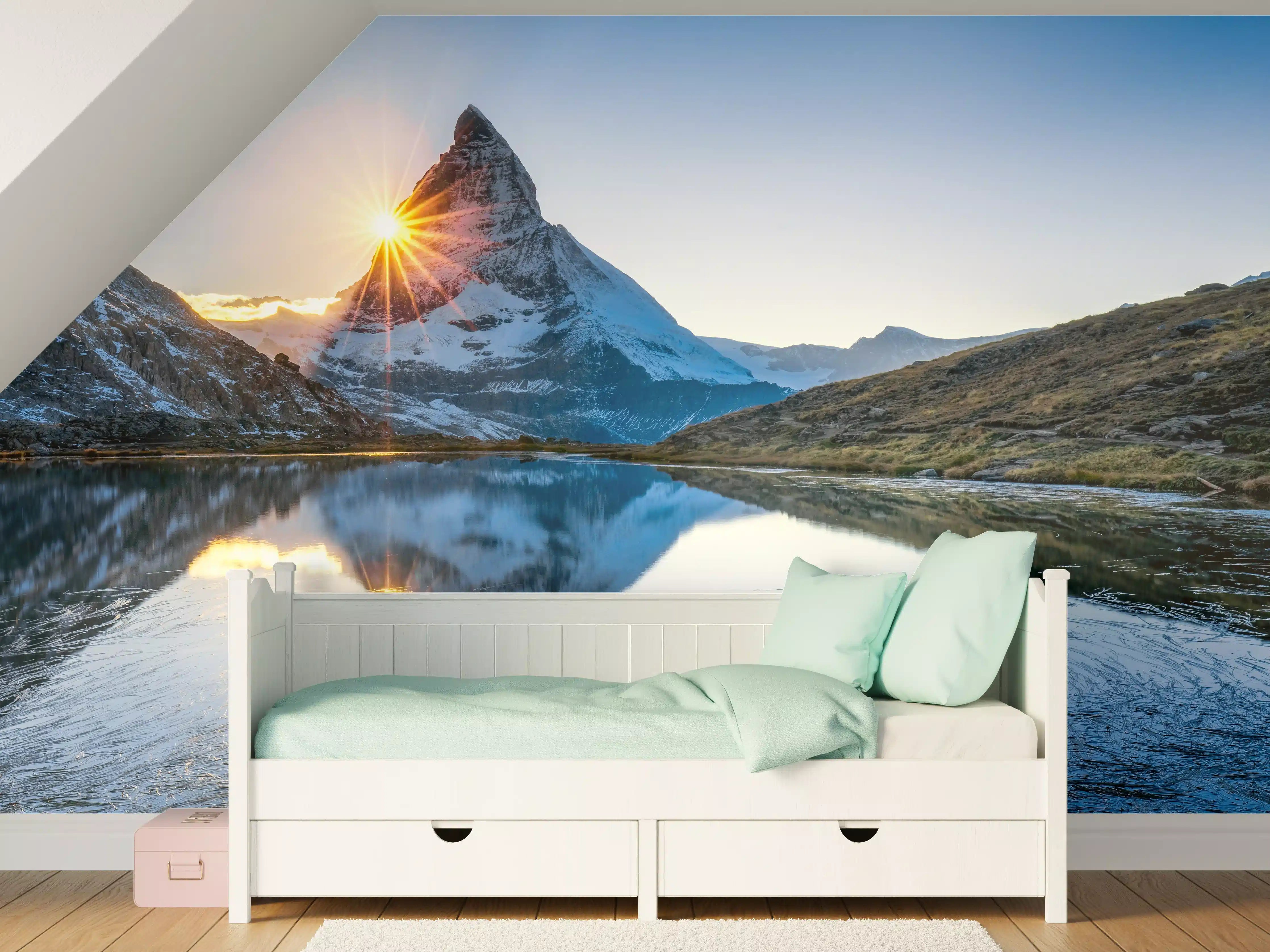 Kinderzimmer Wandgestaltung - Riffelsee und Matterhorn in den Alpen