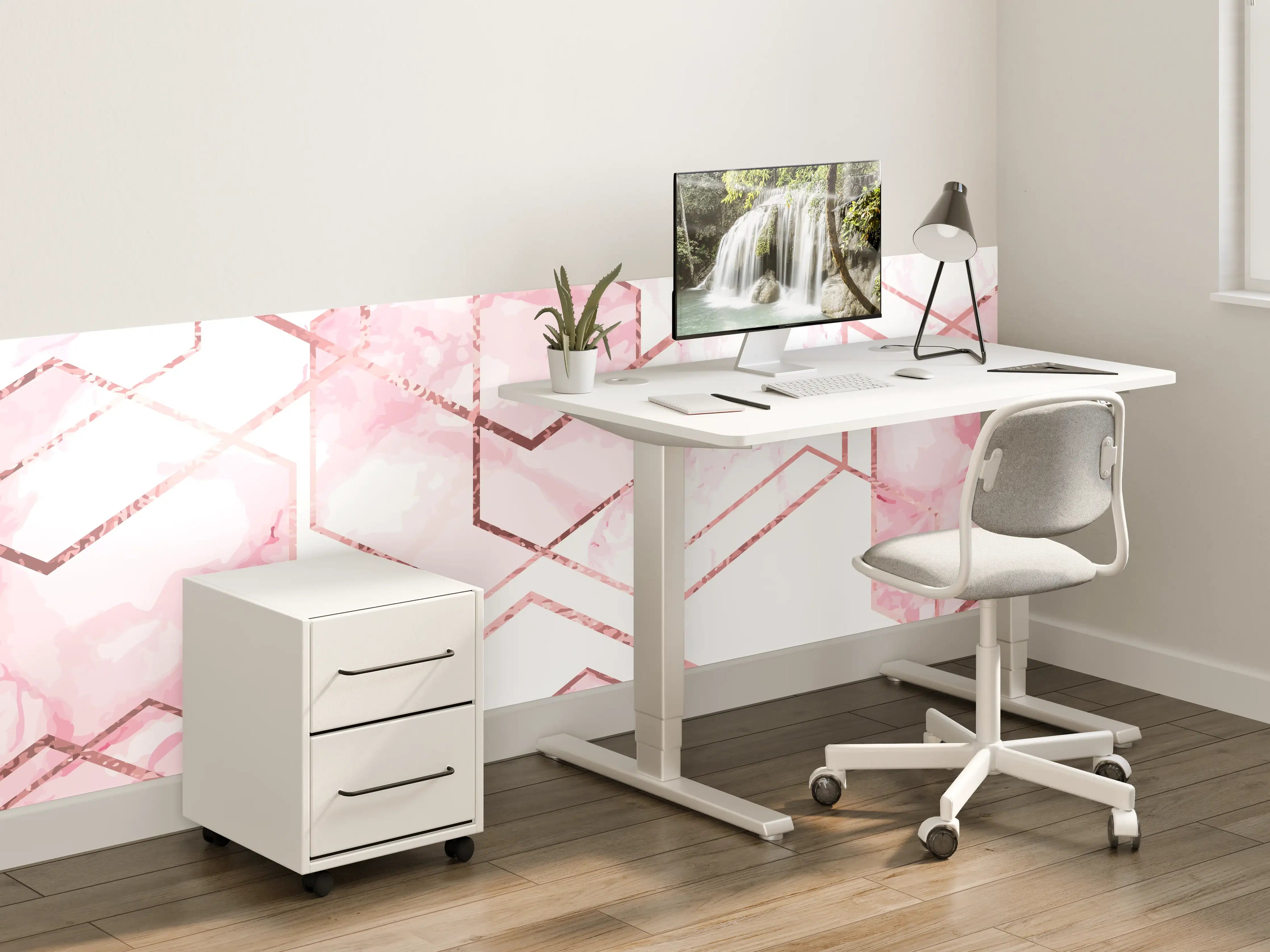 Kinderzimmer Wandgestaltung - Rosa Marmor mit Goldakzenten