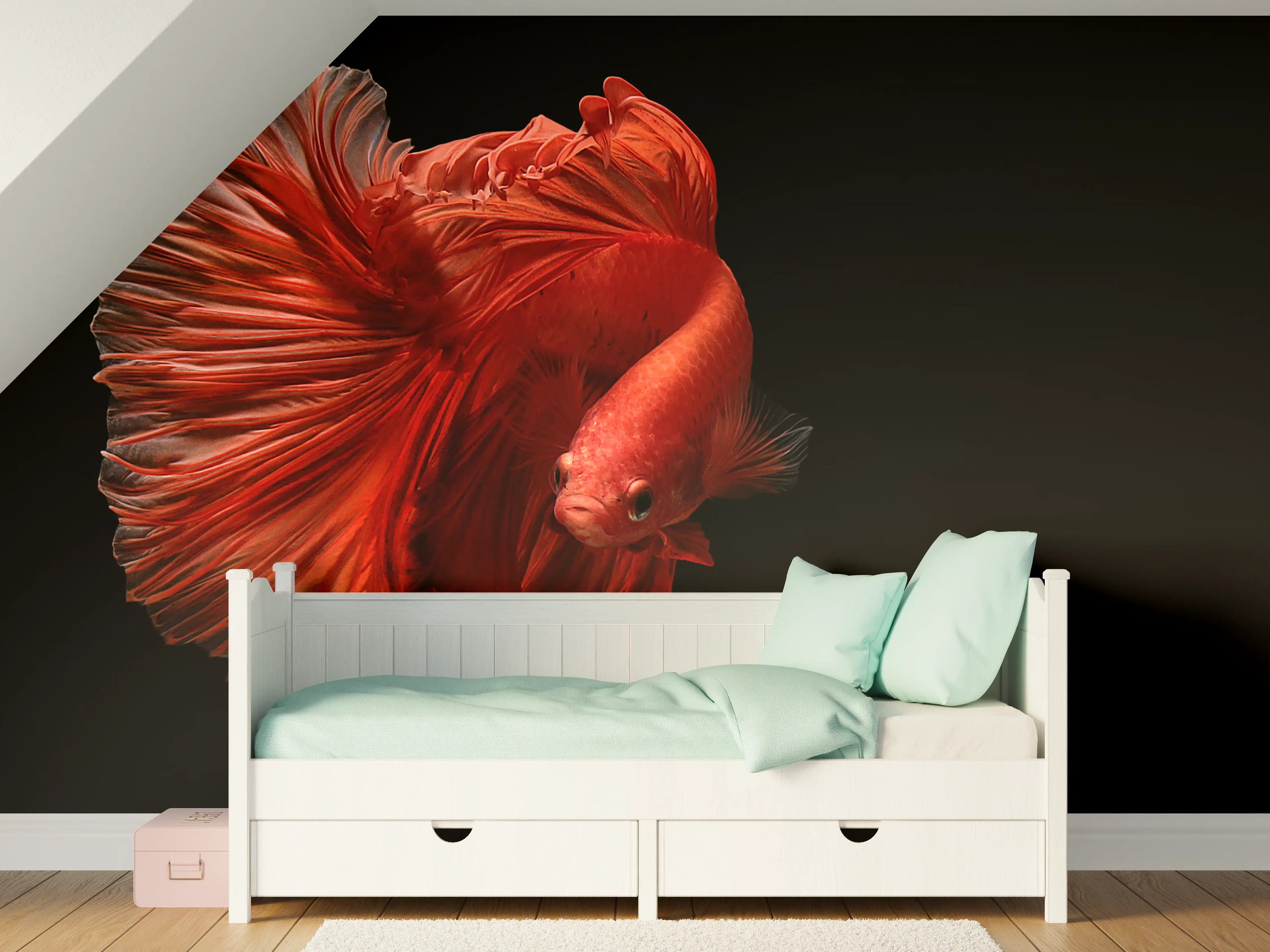 Kinderzimmer Wandgestaltung - Roter Betta-Fisch im schwarzen Wasser