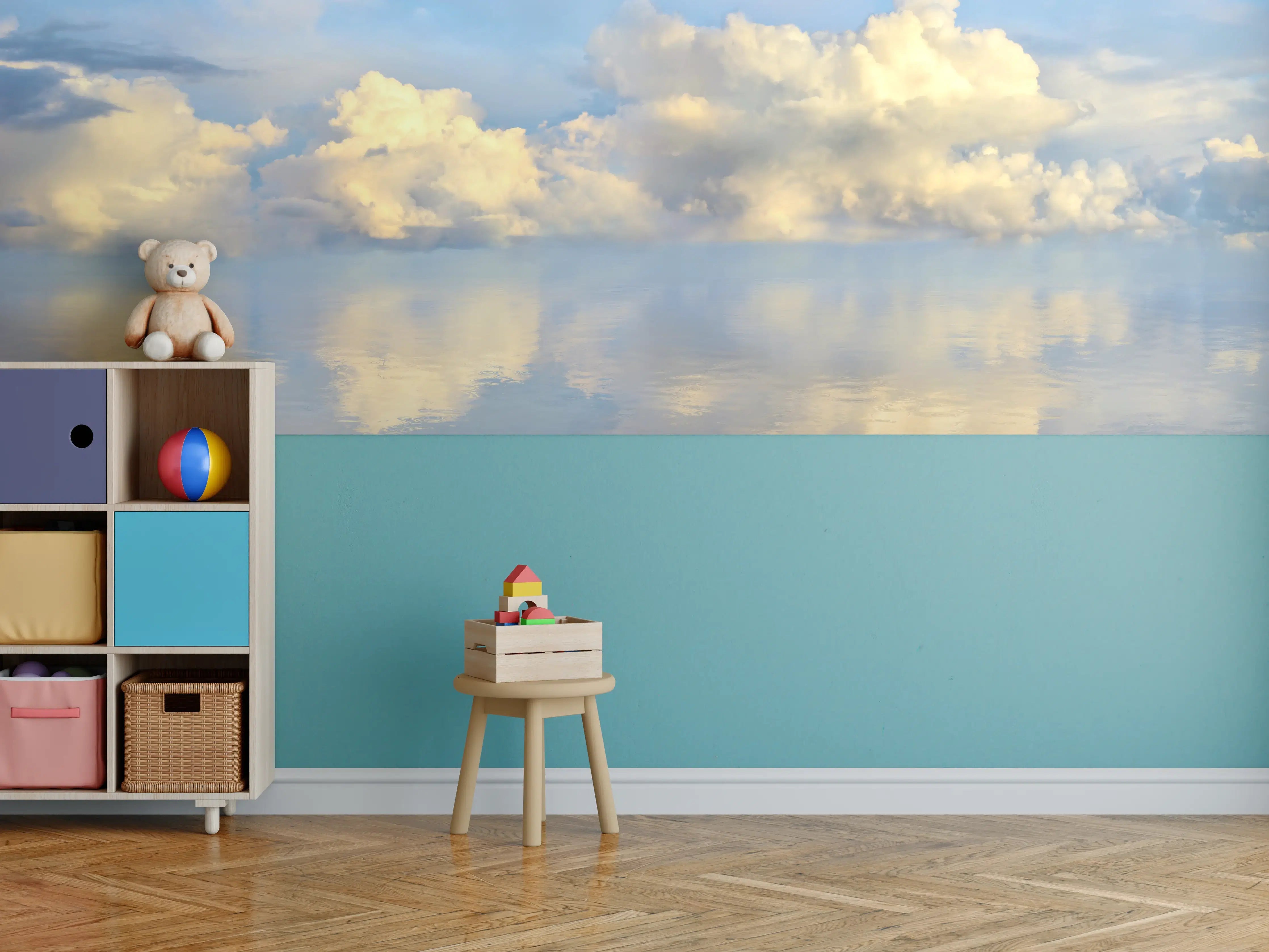 Kinderzimmer Wandgestaltung - Sanfte Wolken im Himmel über stiller Wasseroberfläche