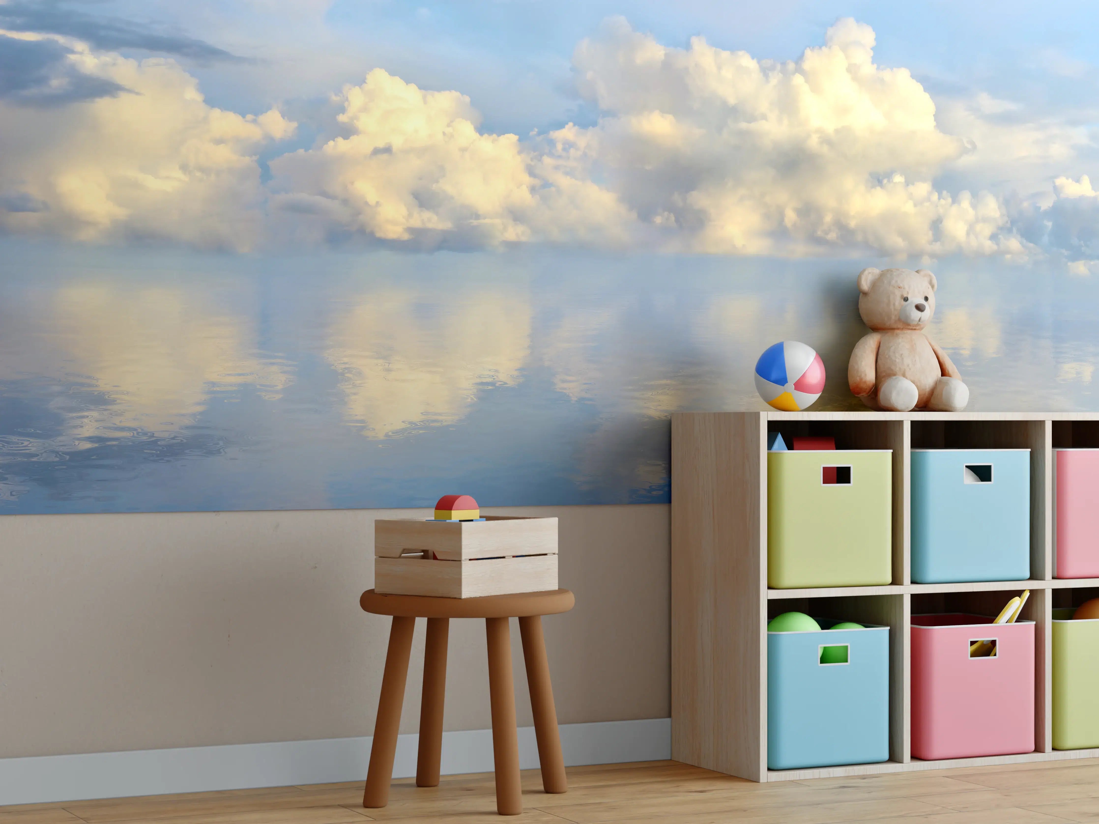 Kinderzimmer Wandgestaltung - Sanfte Wolken im Himmel über stiller Wasseroberfläche