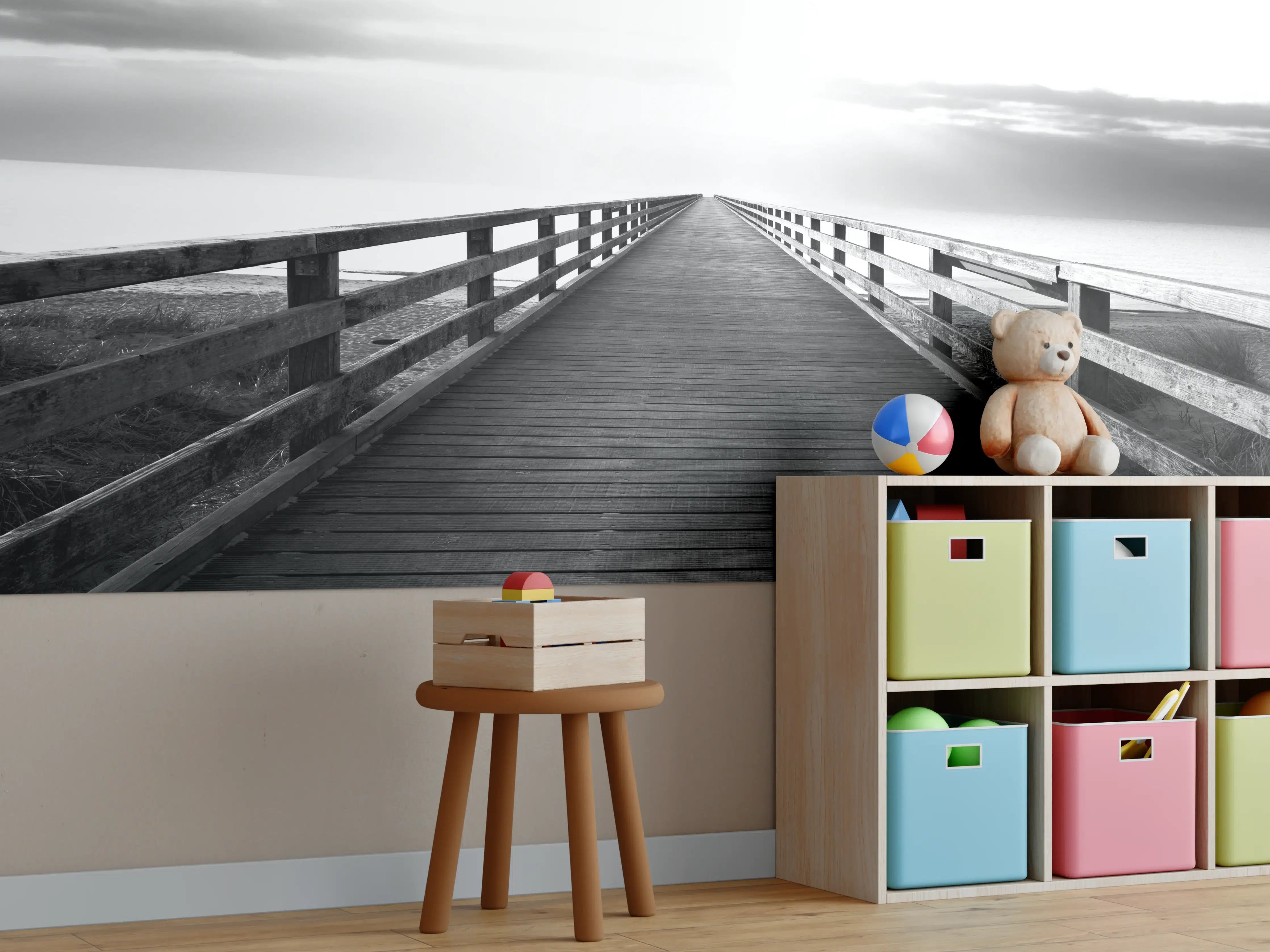 Kinderzimmer Wandgestaltung - Schlichten Holzsteg im nebelfreien Himmel