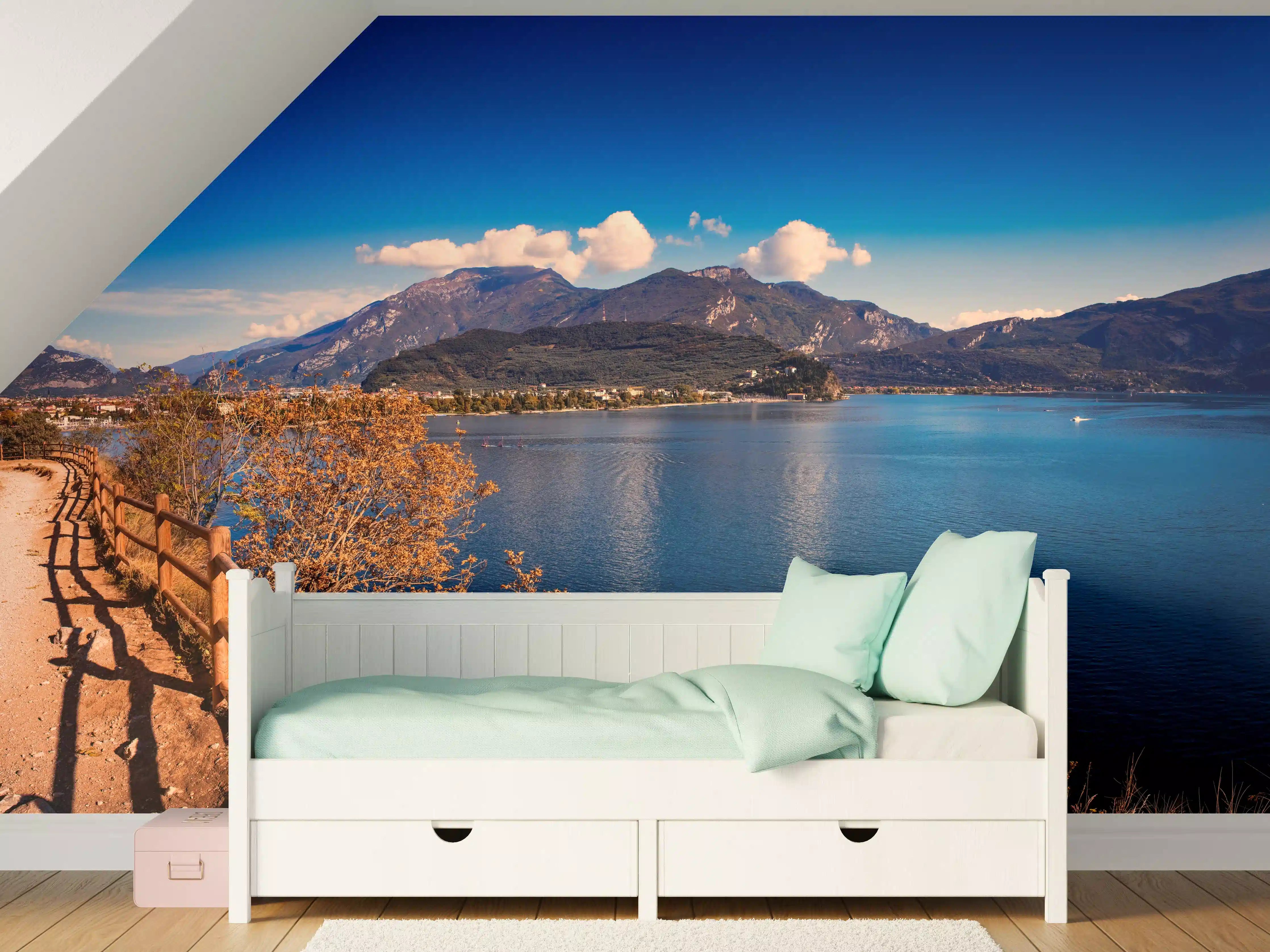 Kinderzimmer Wandgestaltung - Schöne Landschaft mit Blick auf den Gardasee