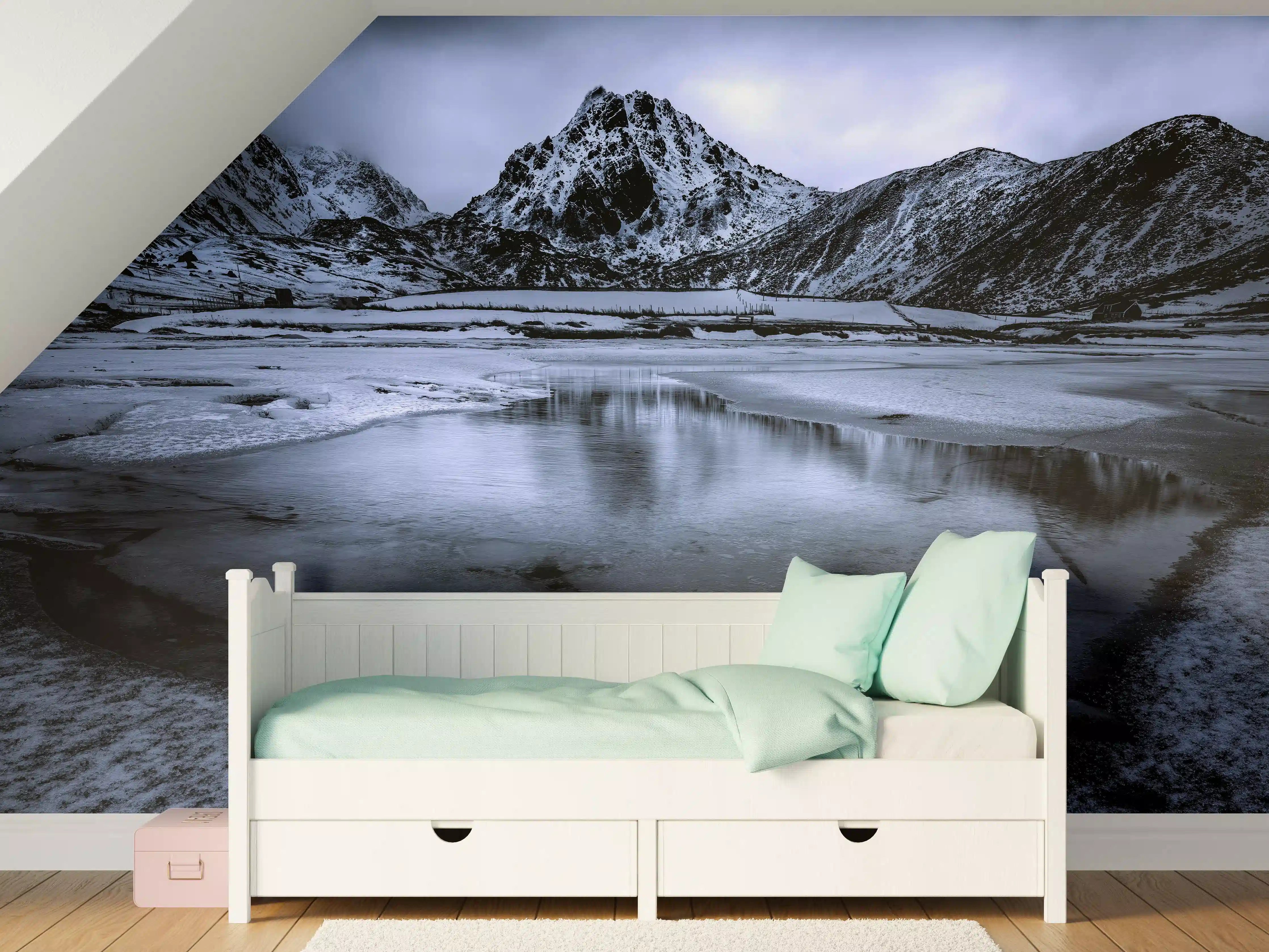 Kinderzimmer Wandgestaltung - Schwarz-Weiß Winterlandschaft
