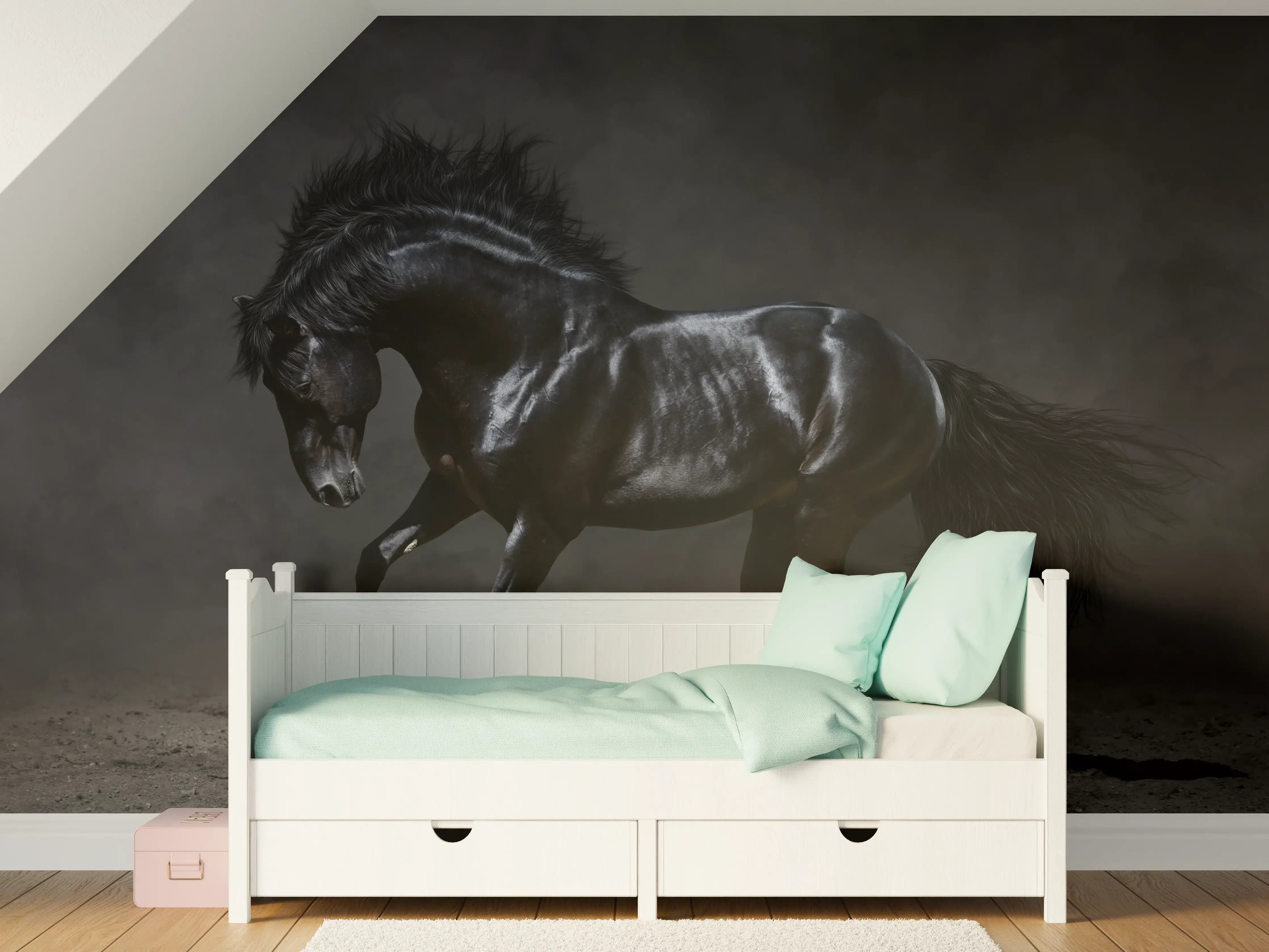 Kinderzimmer Wandgestaltung - Schwarzer Hengst auf dunklem Hintergrund