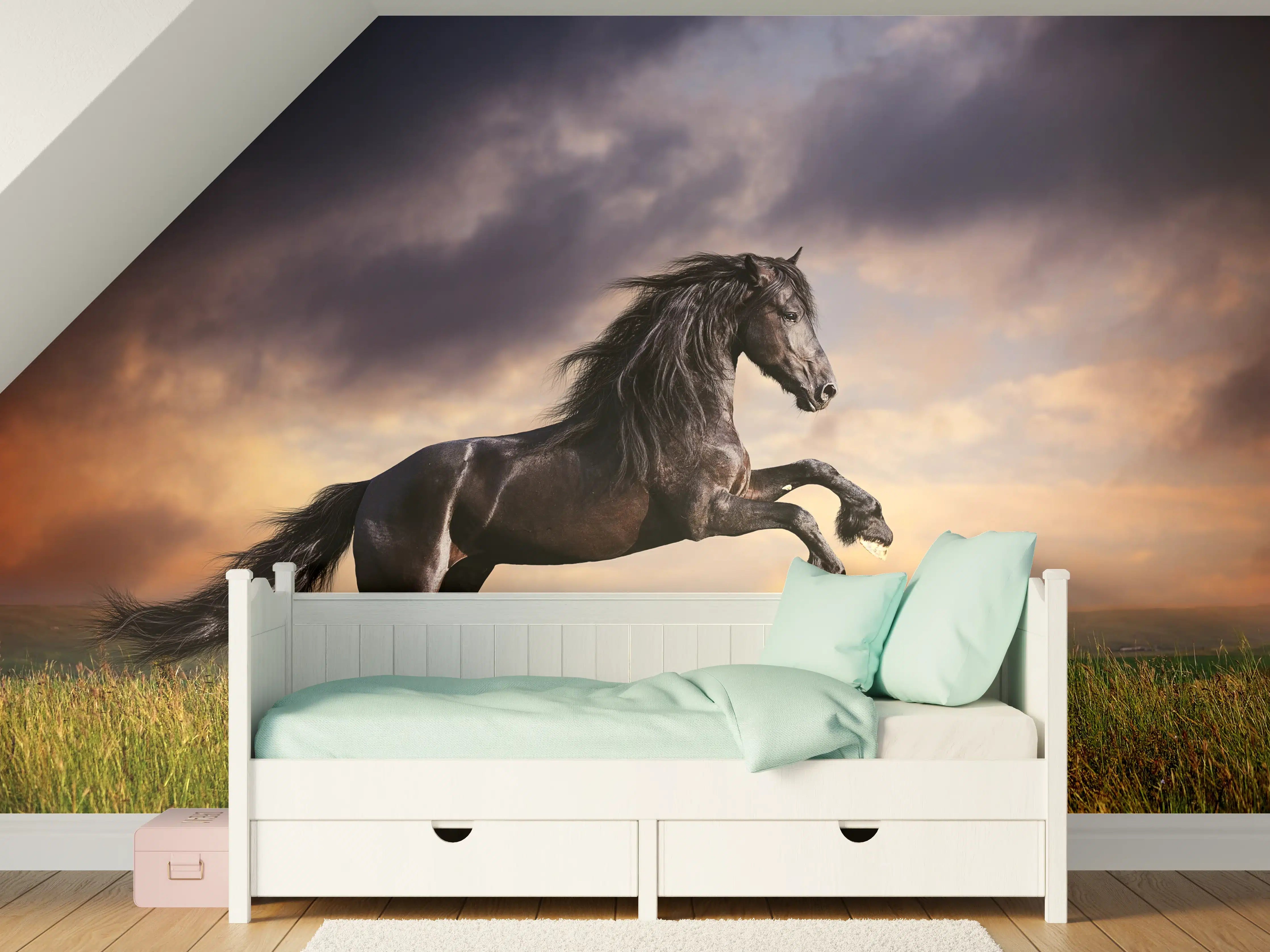 Kinderzimmer Wandgestaltung - Schwarzes Friesenpferd Galopp