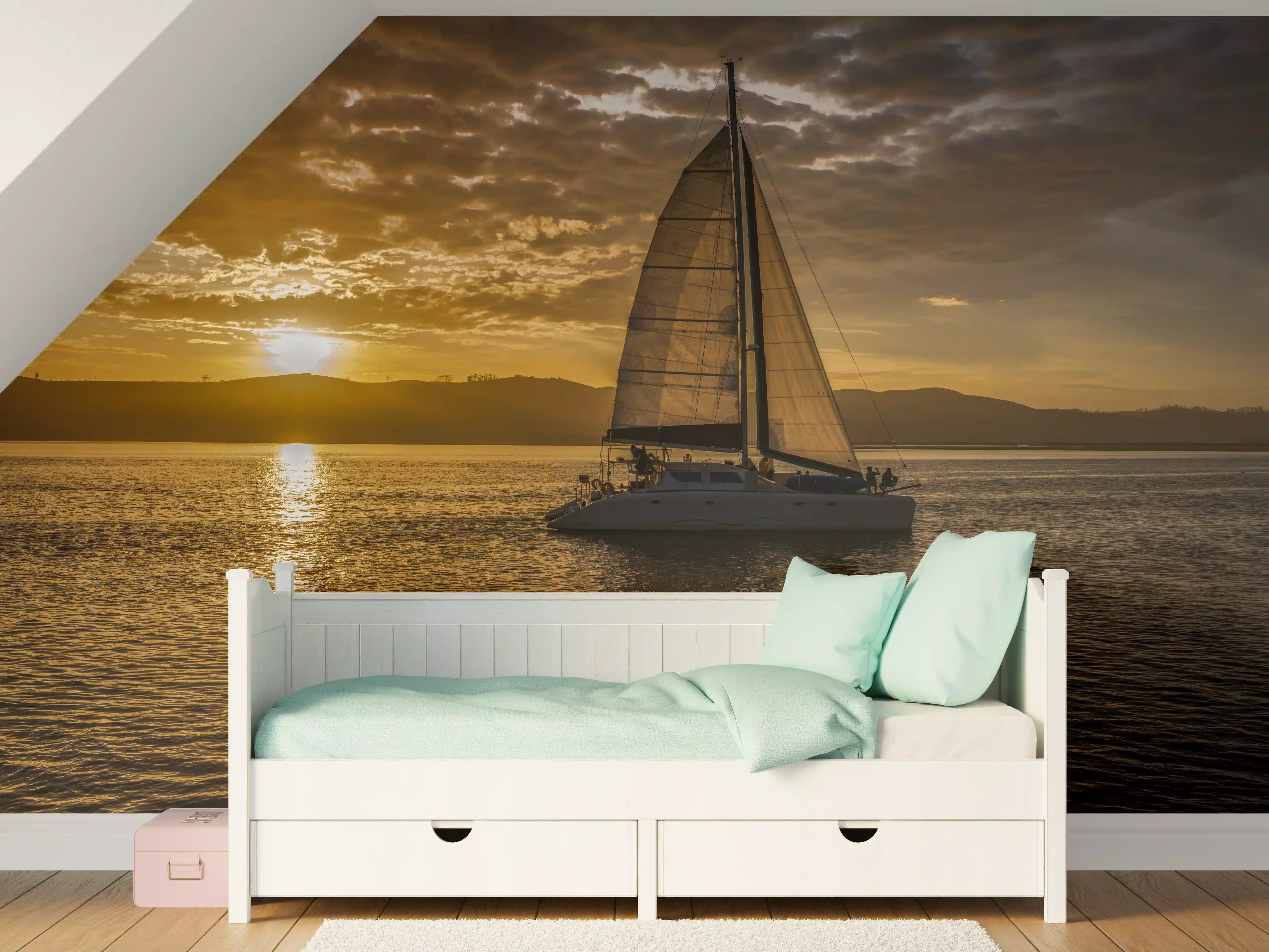 Kinderzimmer Wandgestaltung - Segelboot bei Sonnenuntergang in der Lagune von Knysna