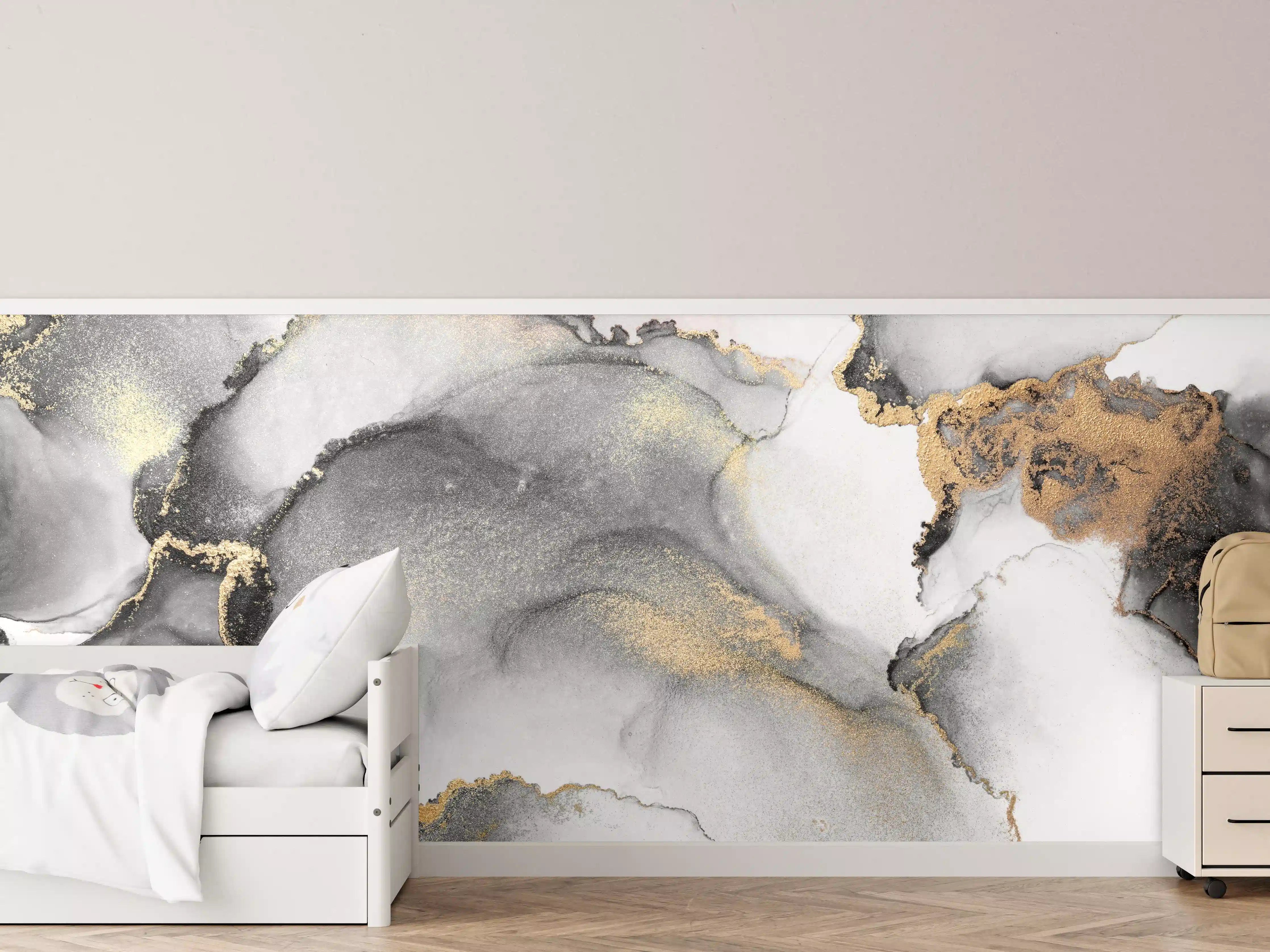 Kinderzimmer Wandgestaltung - Silbernes Marmor’deco mit goldenen Details