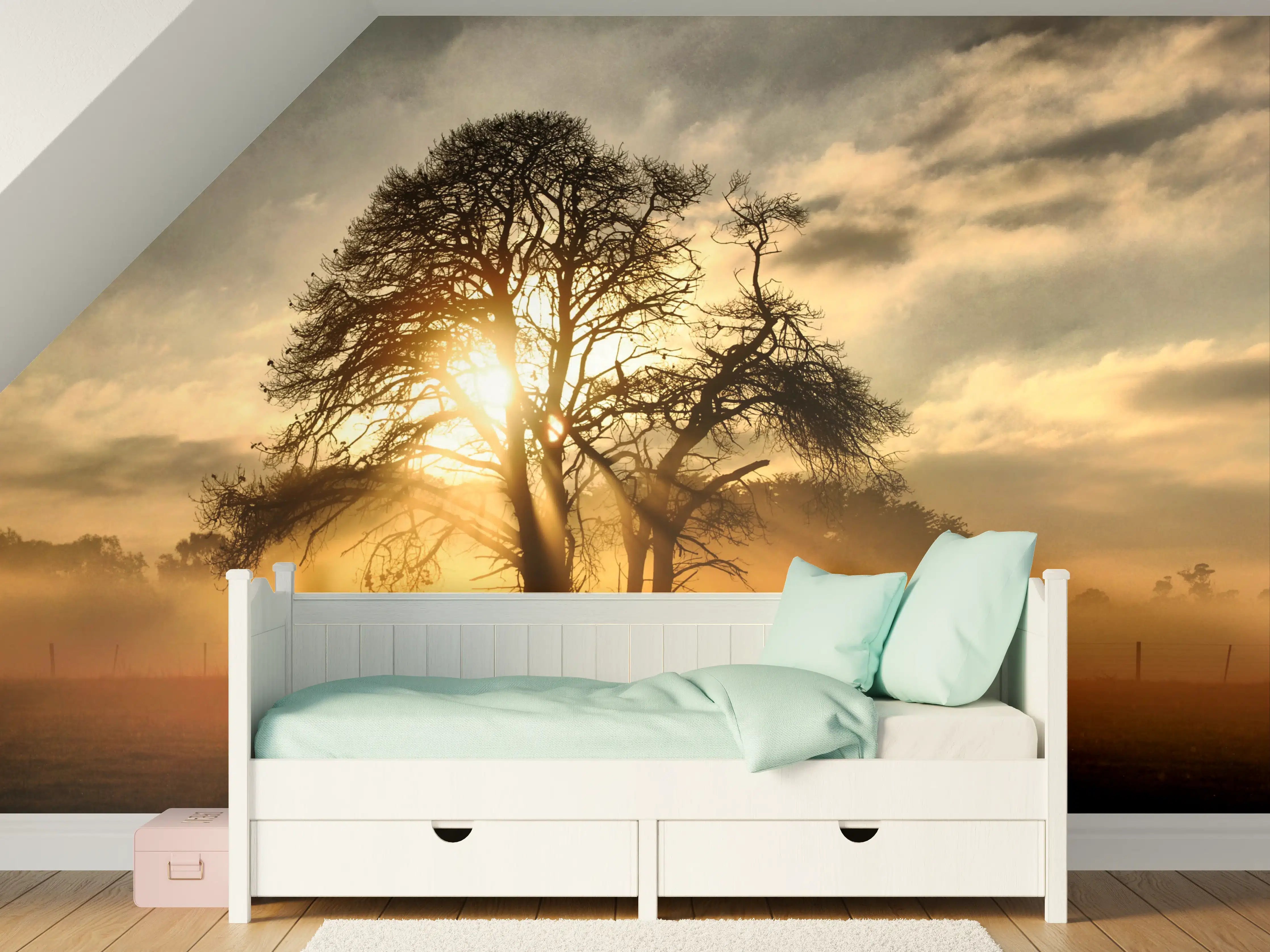 Kinderzimmer Wandgestaltung - Sonnenaufgang hinter alten Bäumen