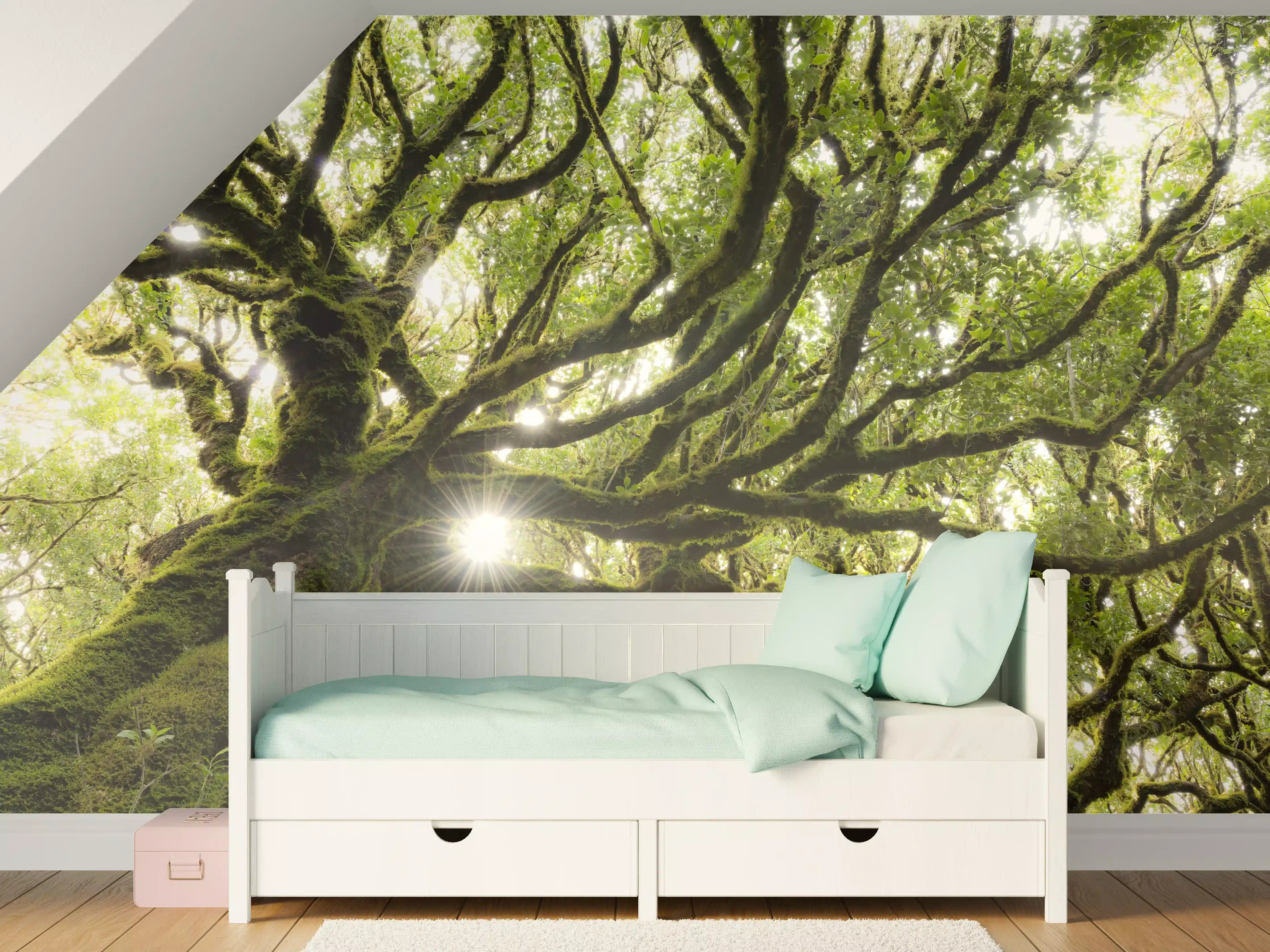 Kinderzimmer Wandgestaltung - Sonnenstrahlen im Wald