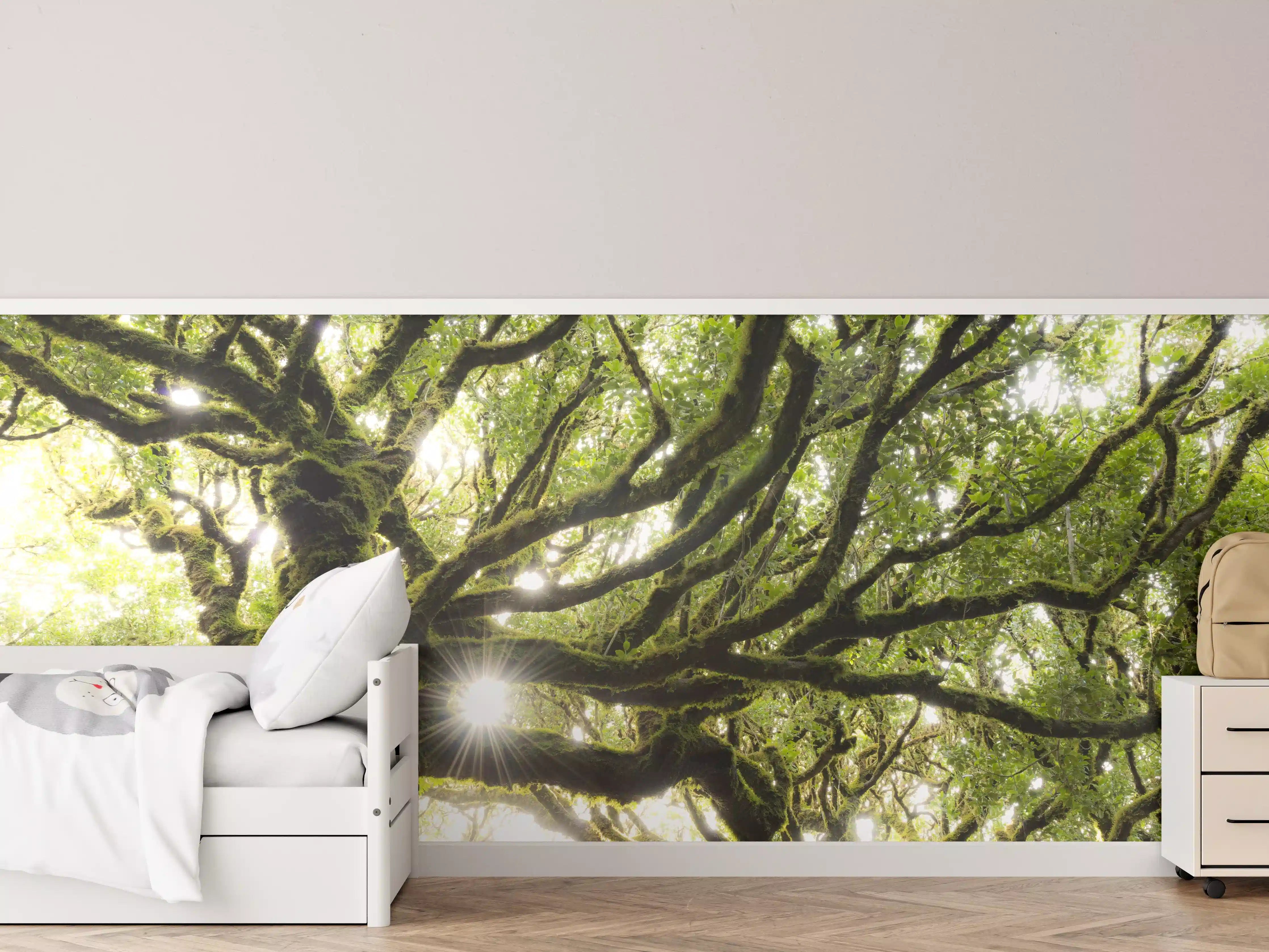 Kinderzimmer Wandgestaltung - Sonnenstrahlen im Wald
