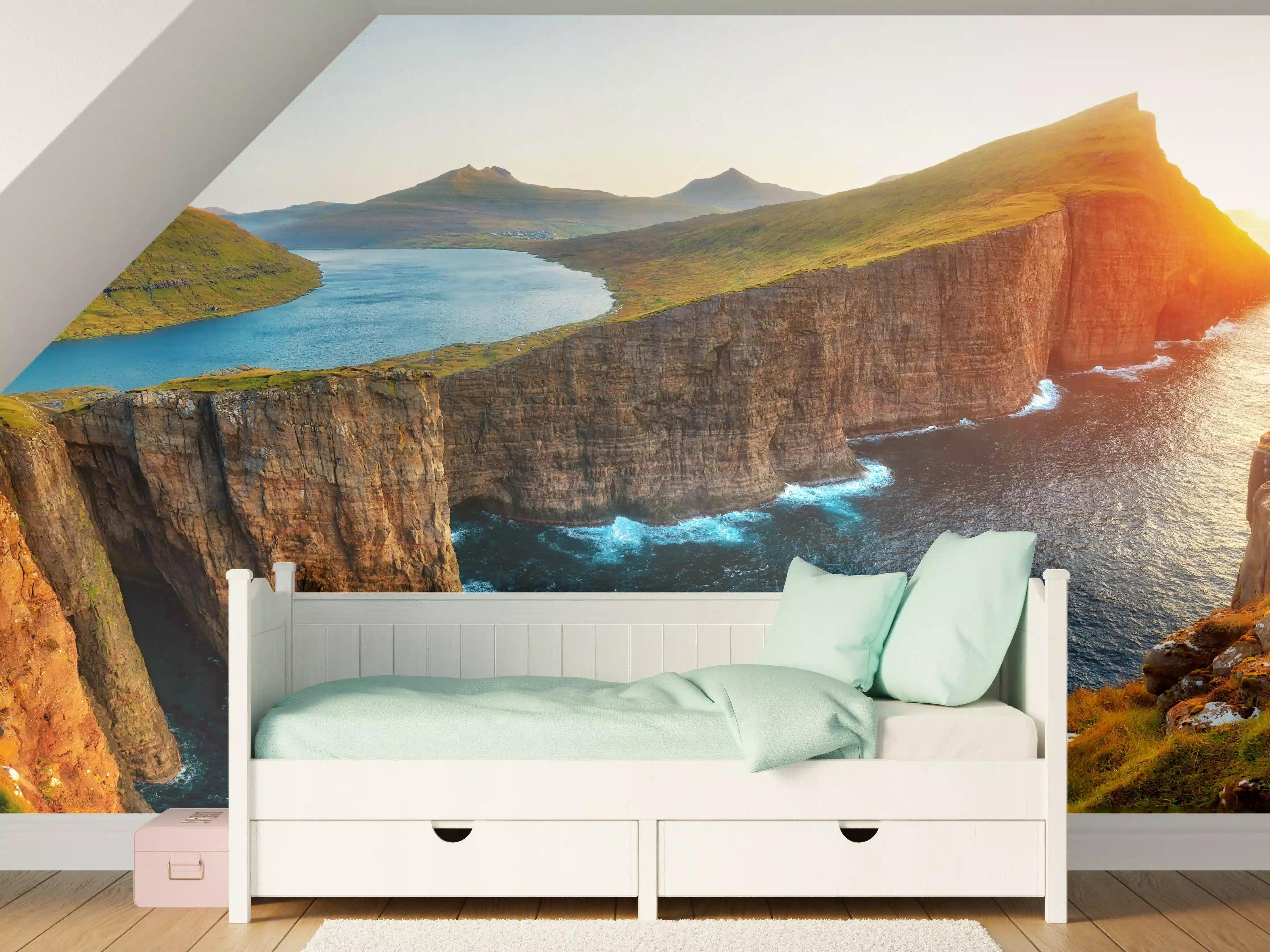 Kinderzimmer Wandgestaltung - Sorvagsvatn See und mit Wasserfall ins Meer an der Färöer