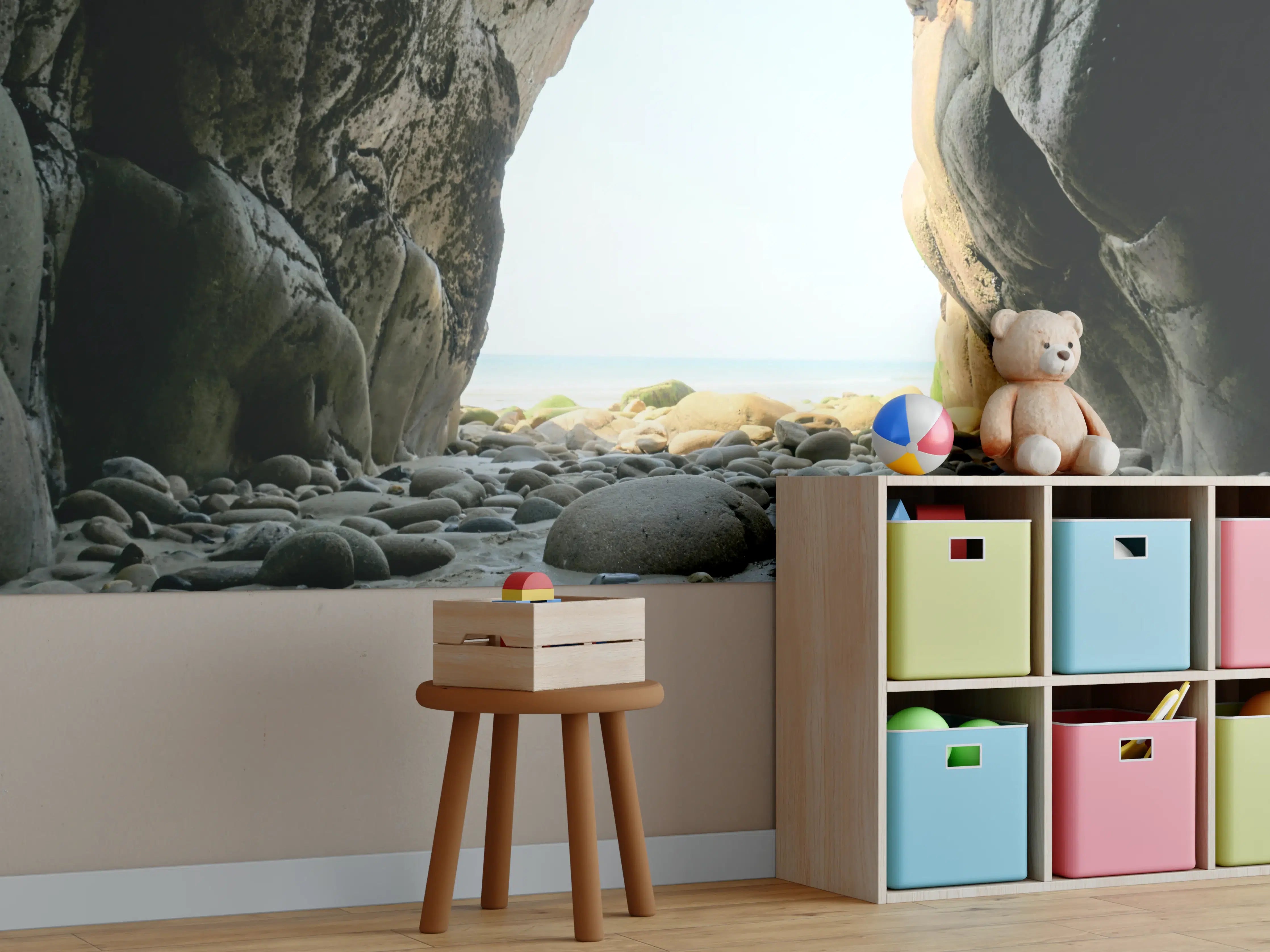 Kinderzimmer Wandgestaltung - Steinstrand zwischen Felsen an Küste 