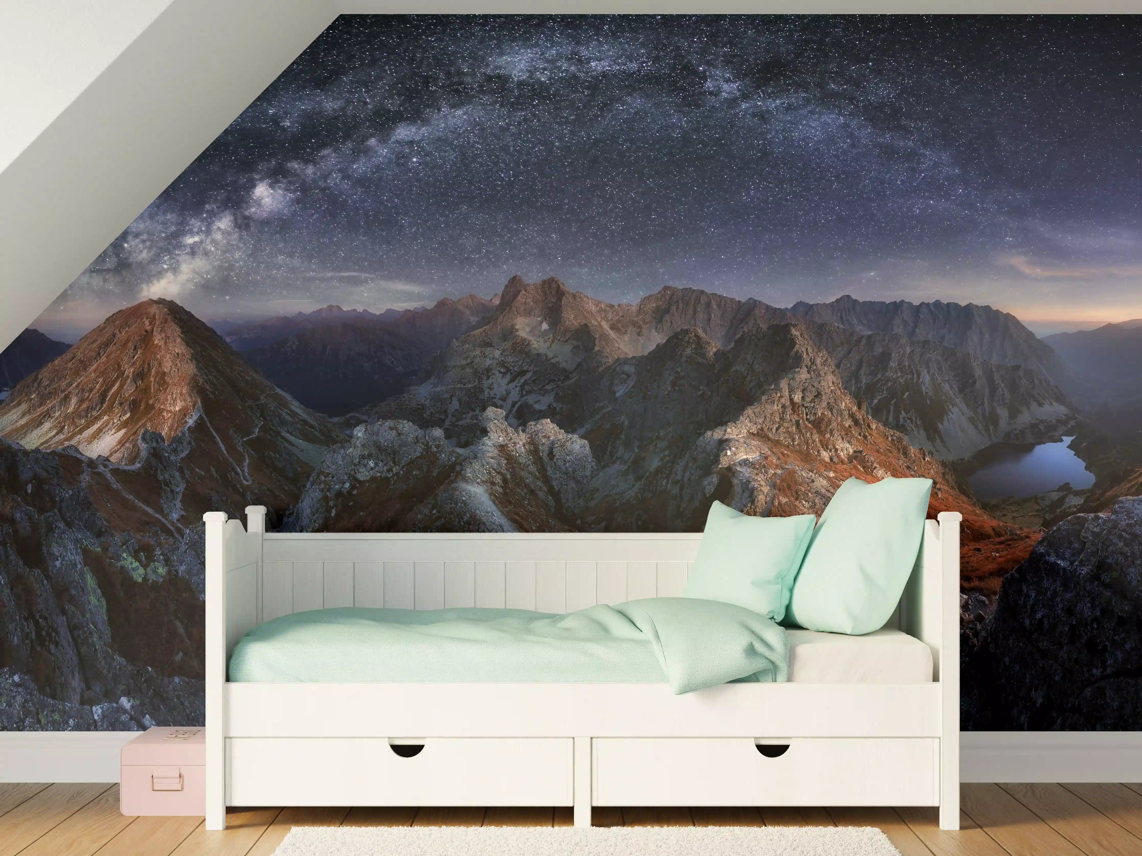 Kinderzimmer Wandgestaltung - Sternenklare Berglandschaft bei Nacht