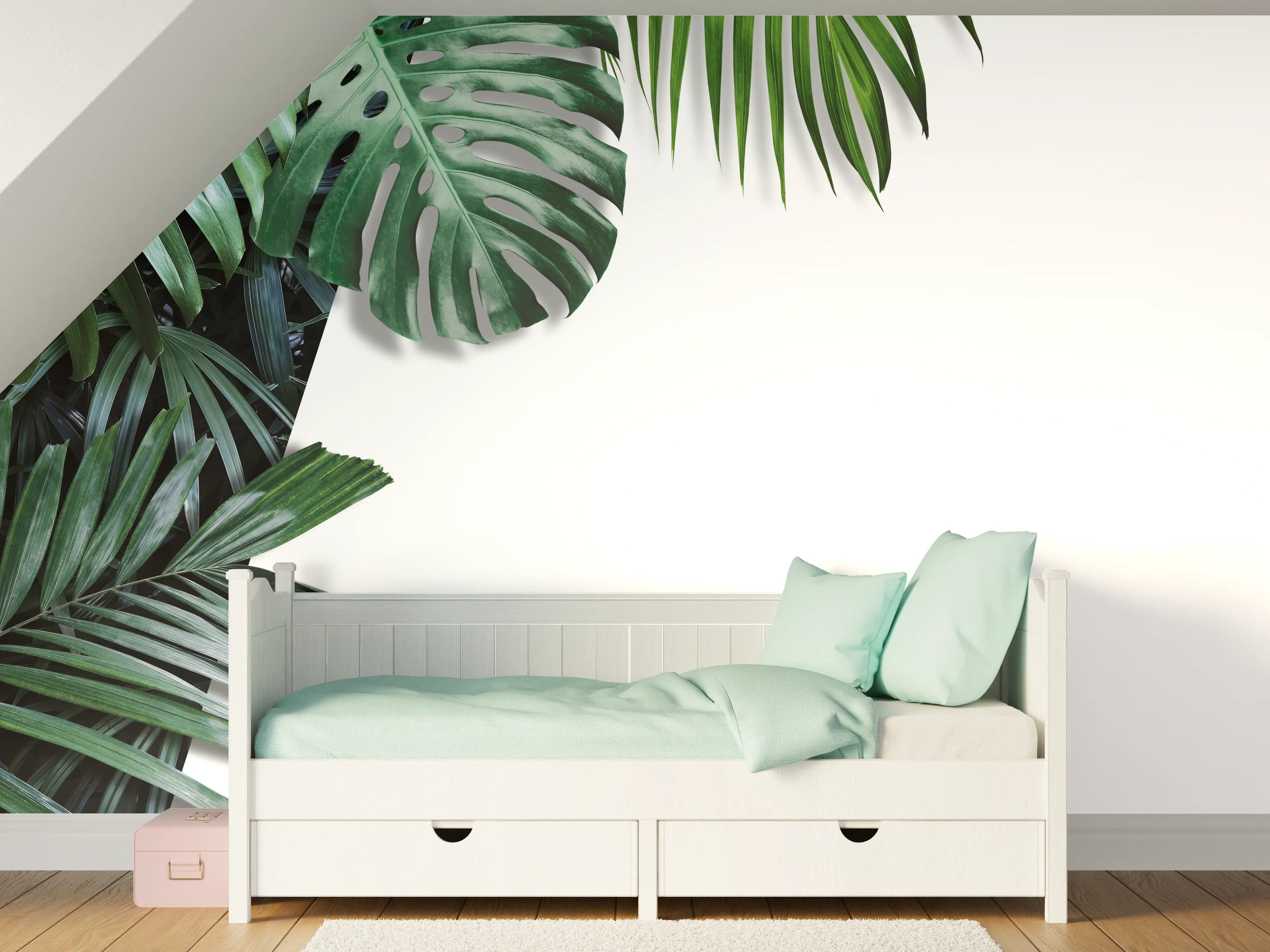 Kinderzimmer Wandgestaltung - Tropische Blätter auf weißem Grund