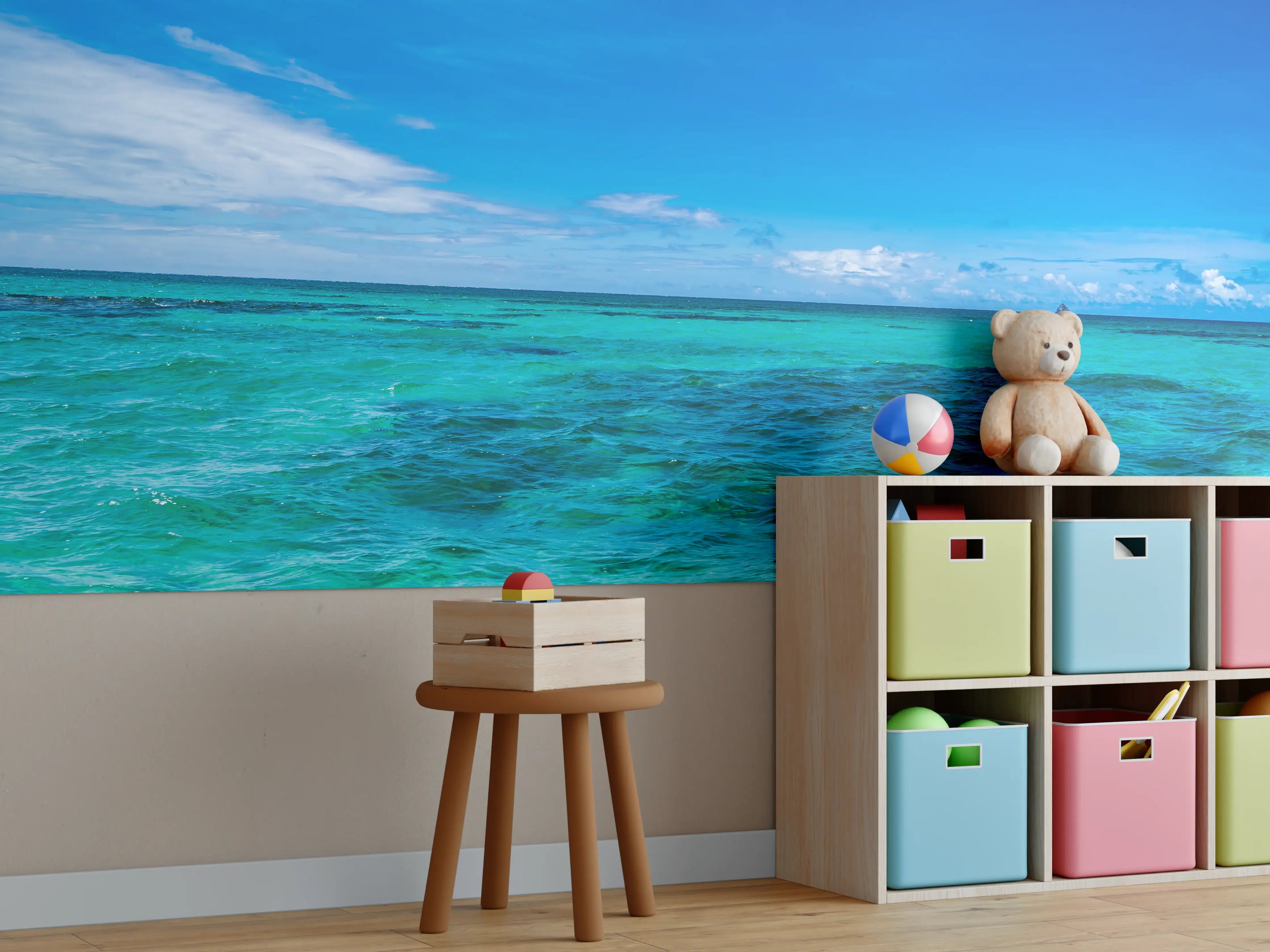Kinderzimmer Wandgestaltung - Türkisblaues Wasser unter klarem Himmel