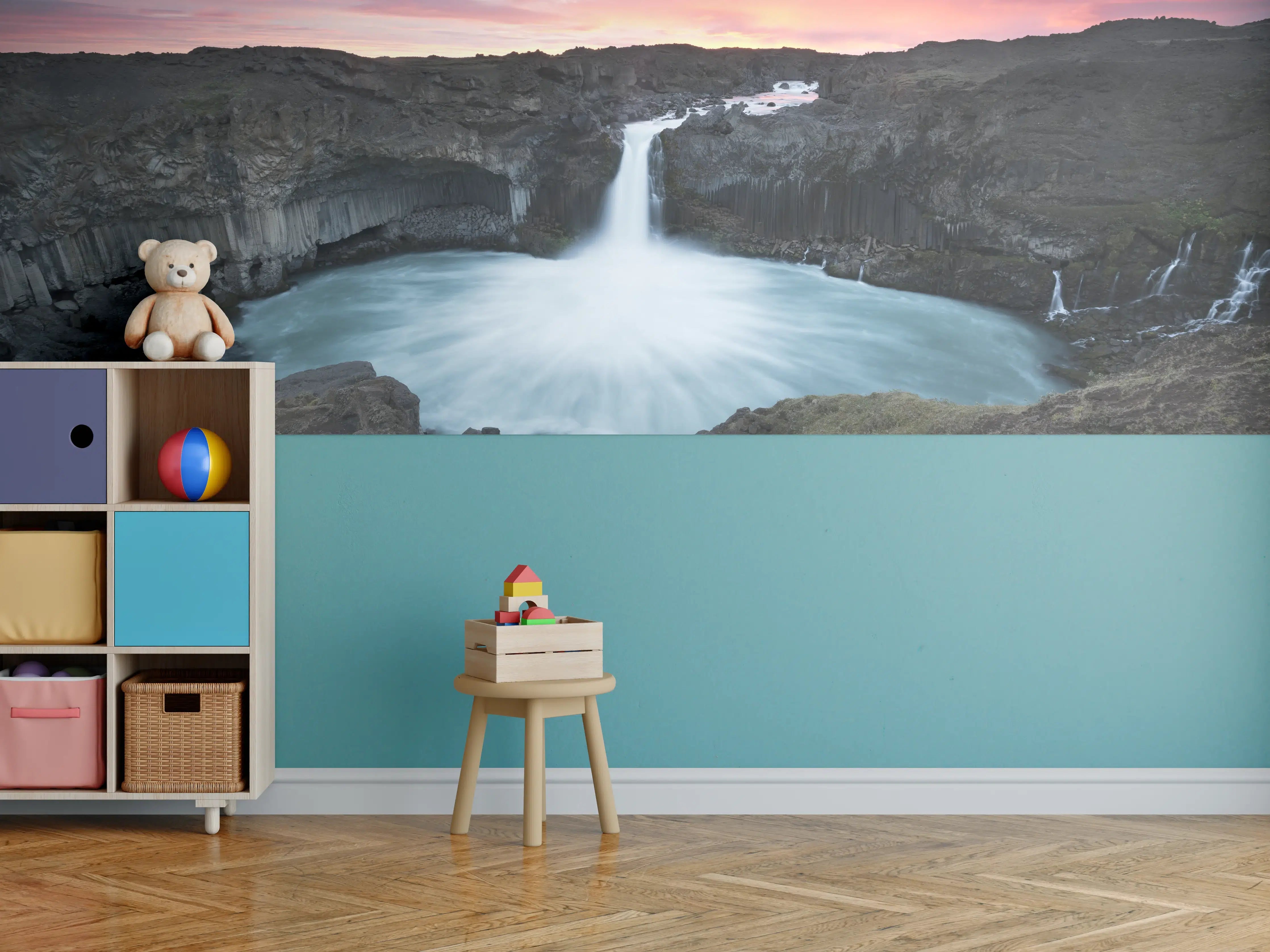 Kinderzimmer Wandgestaltung - Türkisfarbener Wasserfall bei Sonnenuntergang