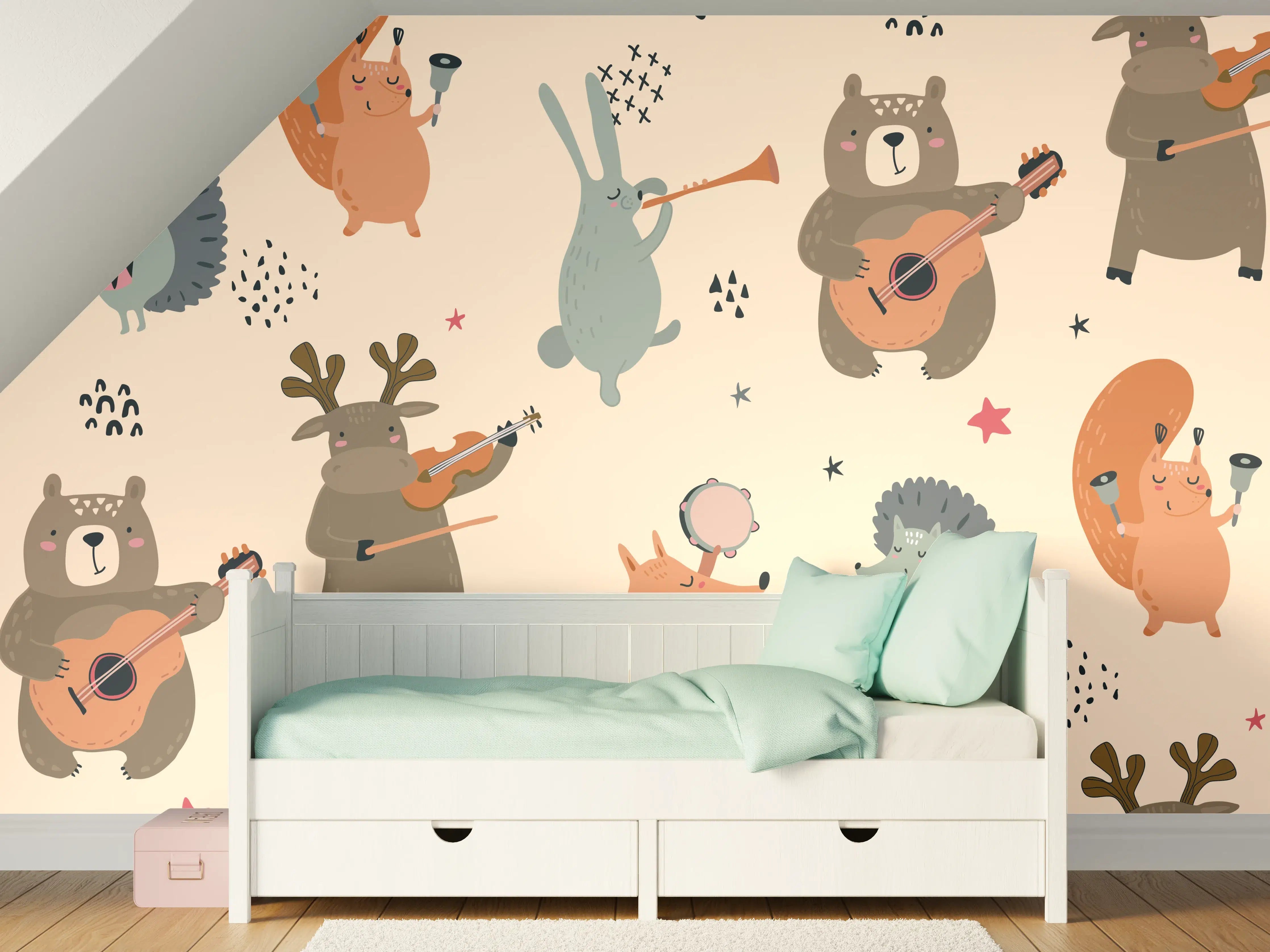 Kinderzimmer Wandgestaltung - Verspielte Tiermotive in warmen Tönen