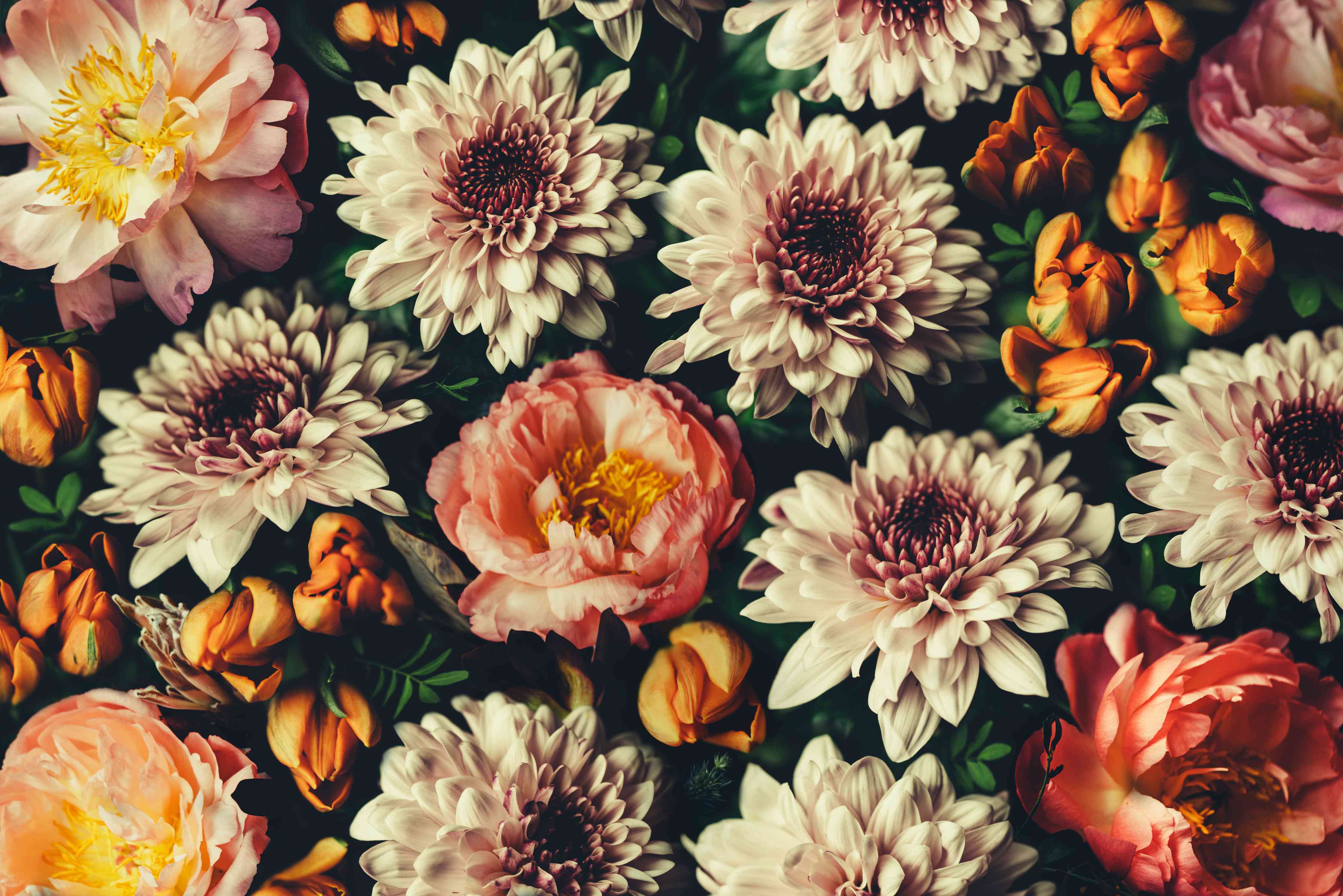 Kinderzimmer Wandgestaltung-Vintage-Bouquet mit schönen Blumen