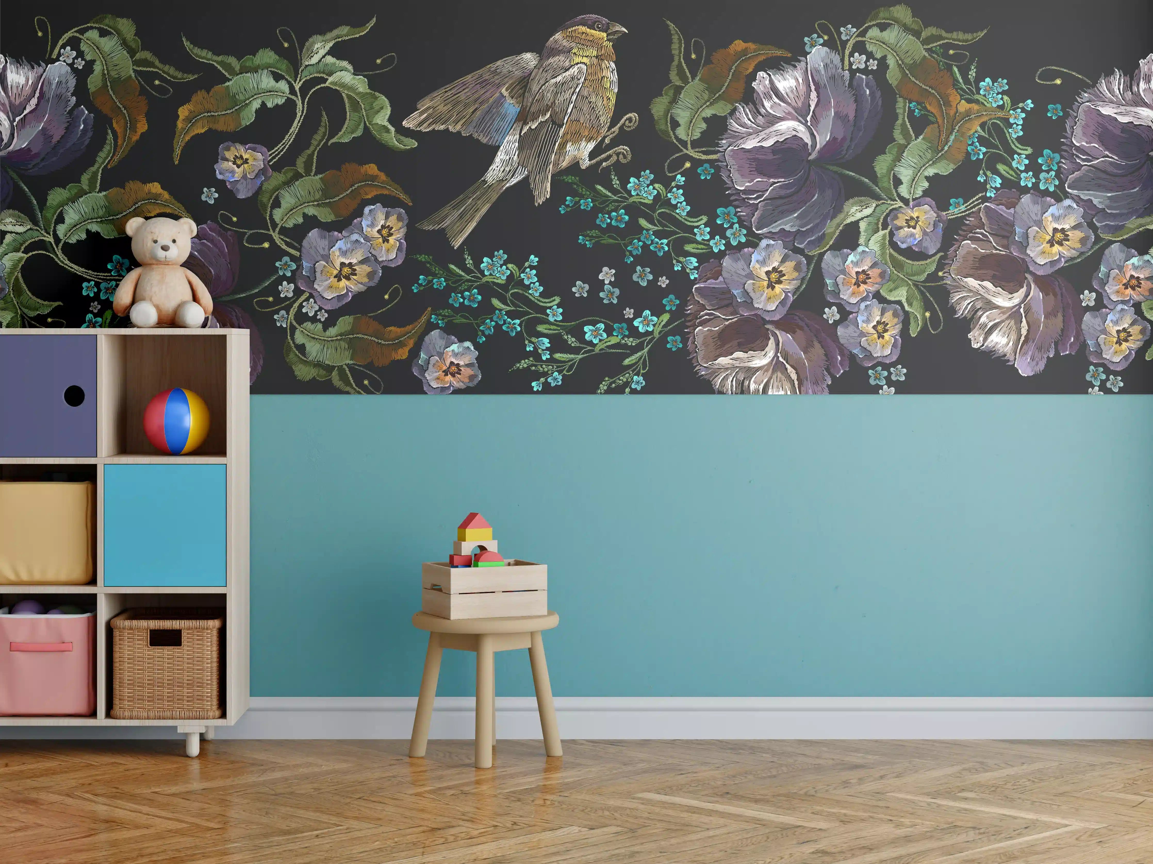 Kinderzimmer Wandgestaltung - Violette Blumen Vogelmuster Stickerei