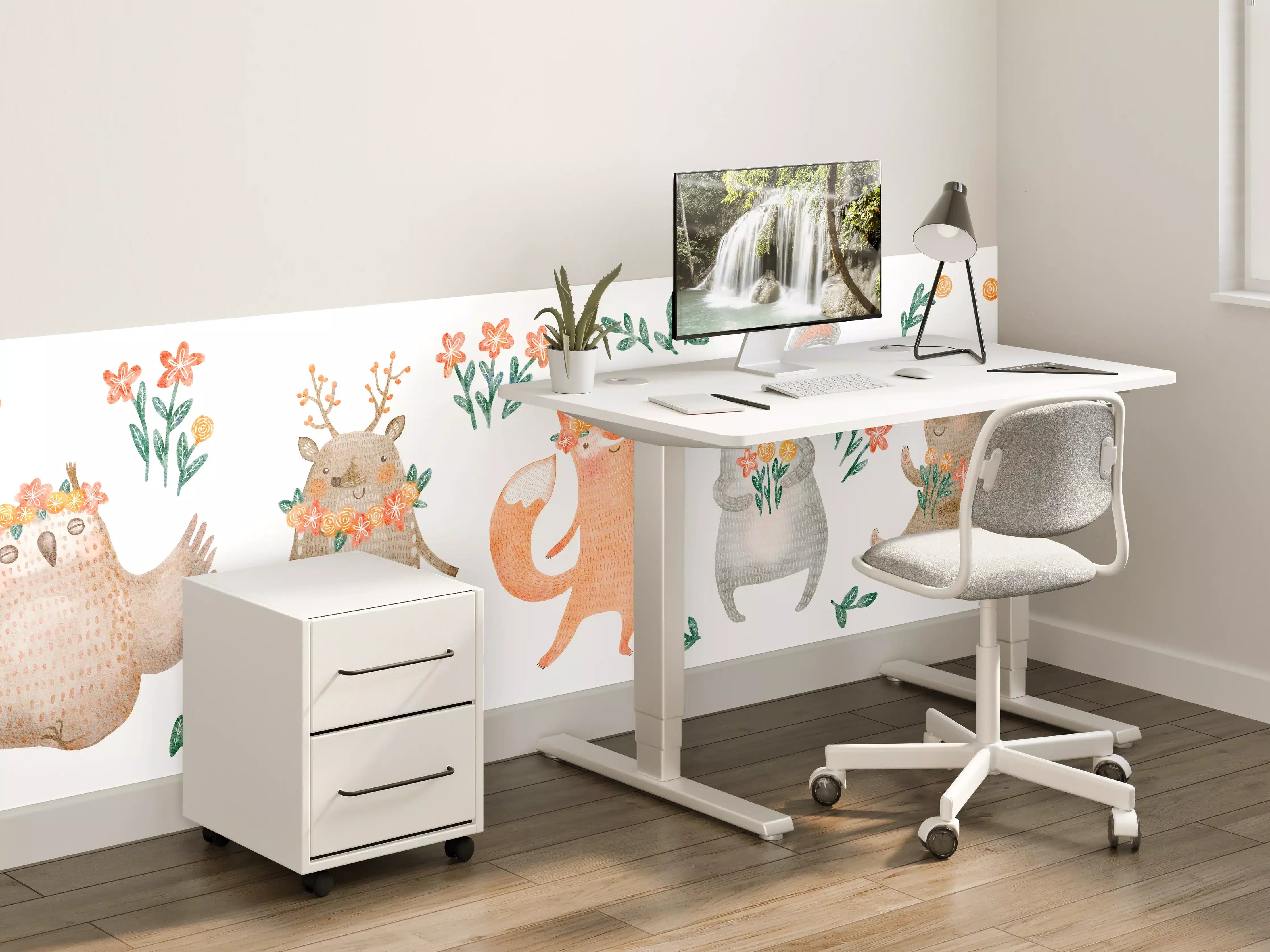 Kinderzimmer Wandgestaltung - Waldtiere mit Blumen und Blättern