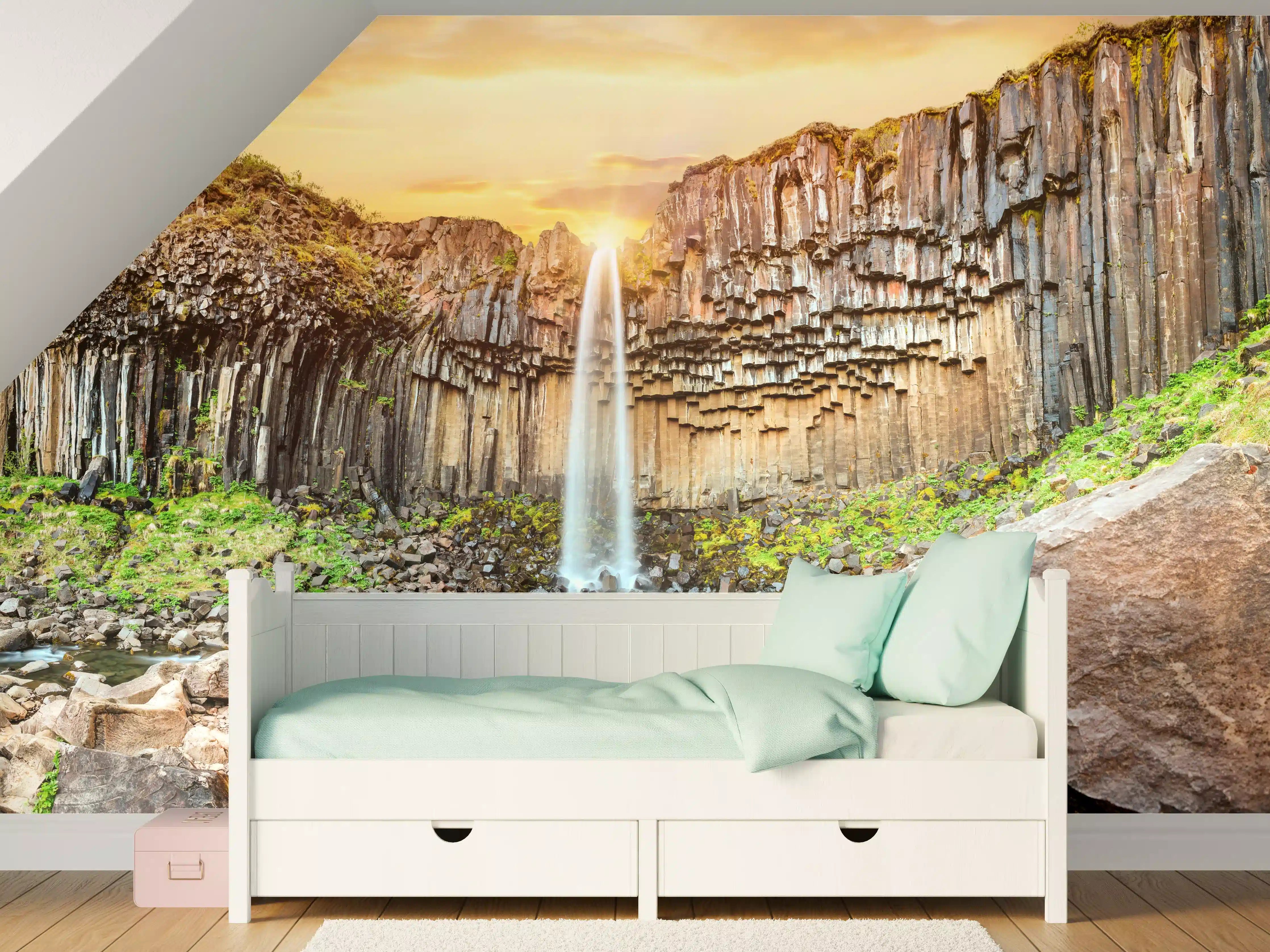 Kinderzimmer Wandgestaltung - Wasserfall "Svartifoss" im Skaftafell-Nationalpark