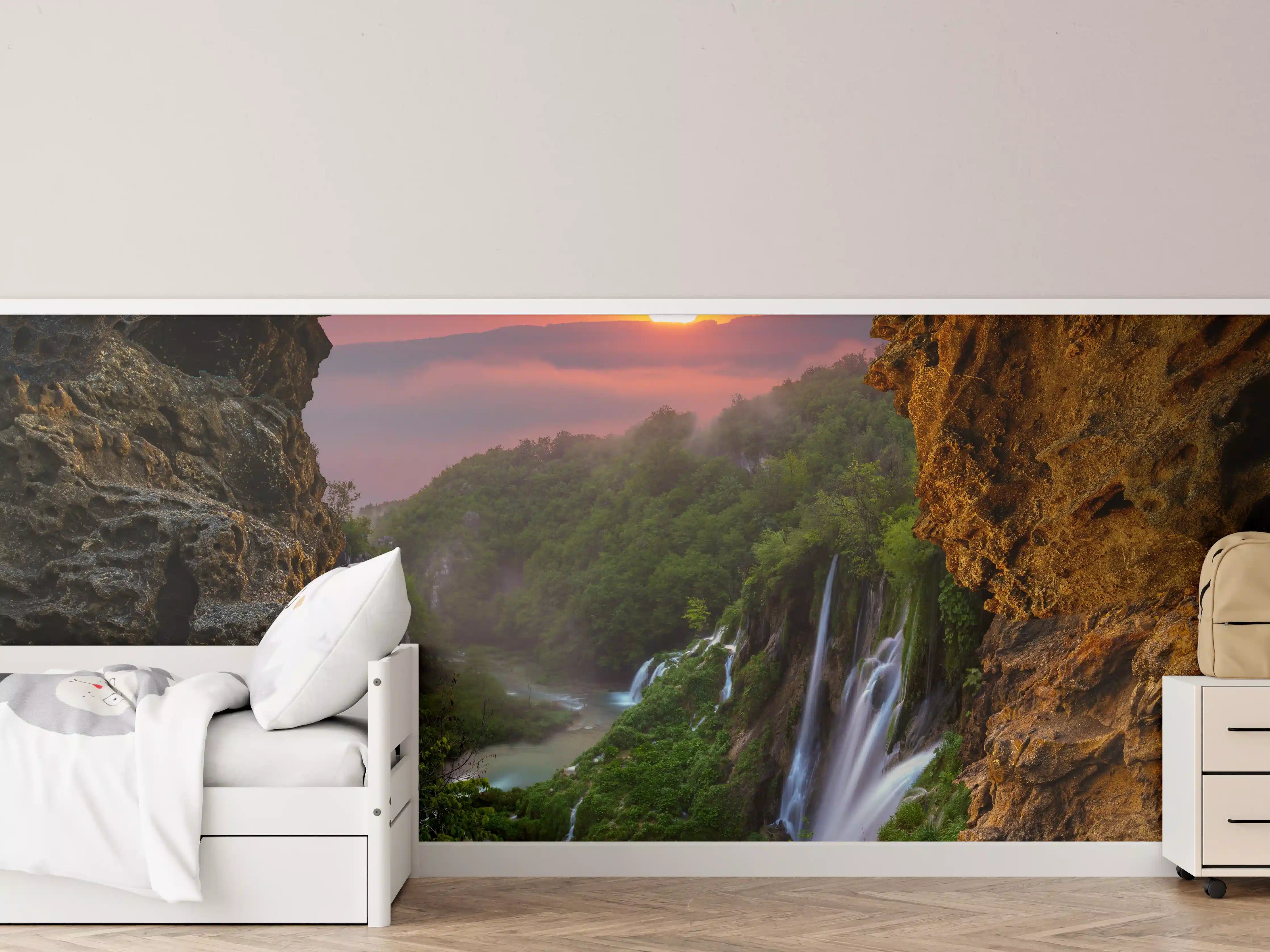 Kinderzimmer Wandgestaltung - Wasserfall im Nationalpark Plitvicer Seen bei Sonnenuntergang