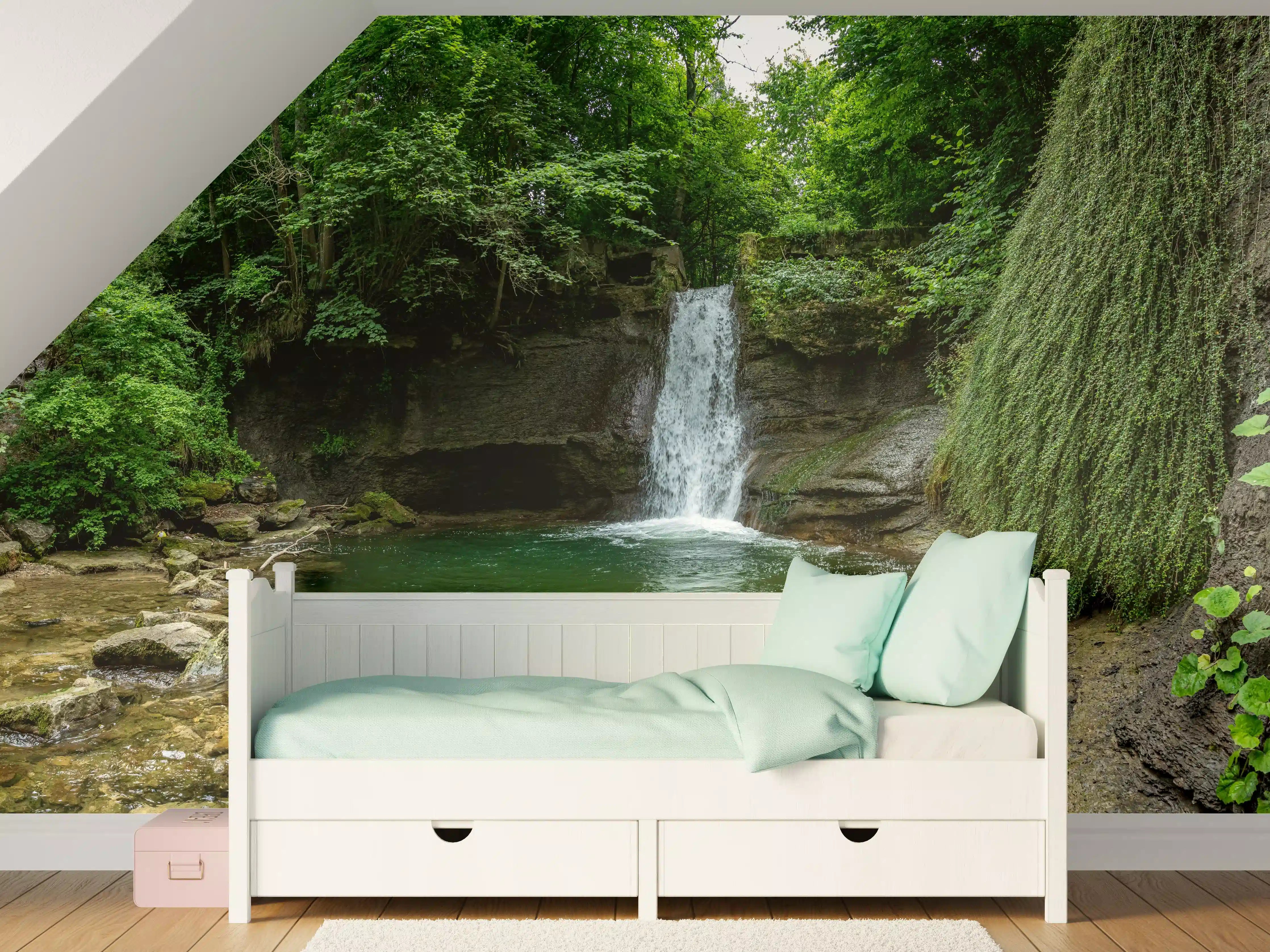 Kinderzimmer Wandgestaltung - Wasserfall im Wald - Utopie