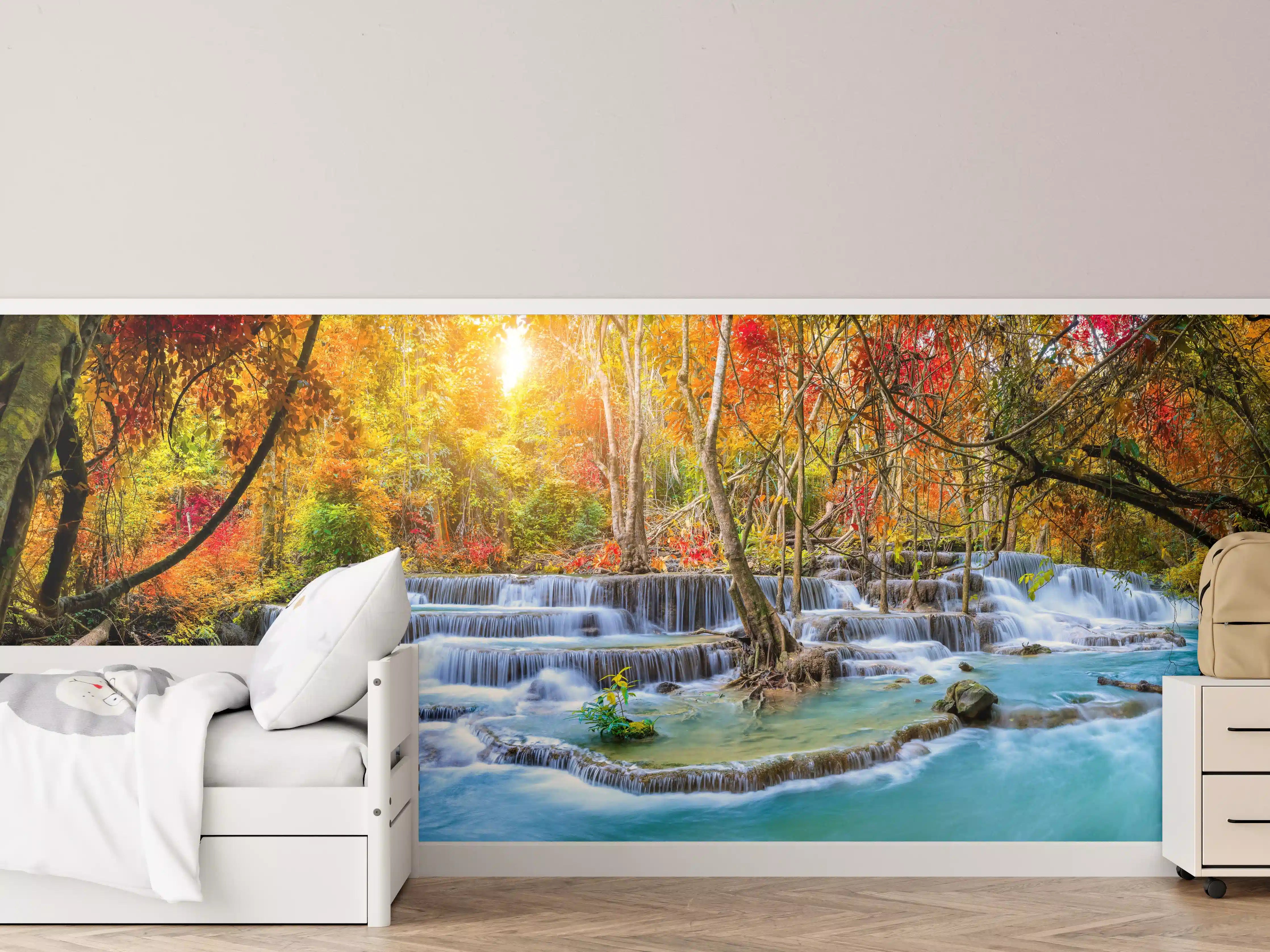 Kinderzimmer Wandgestaltung - Wasserfall im Wald Thailand Nationalparks
