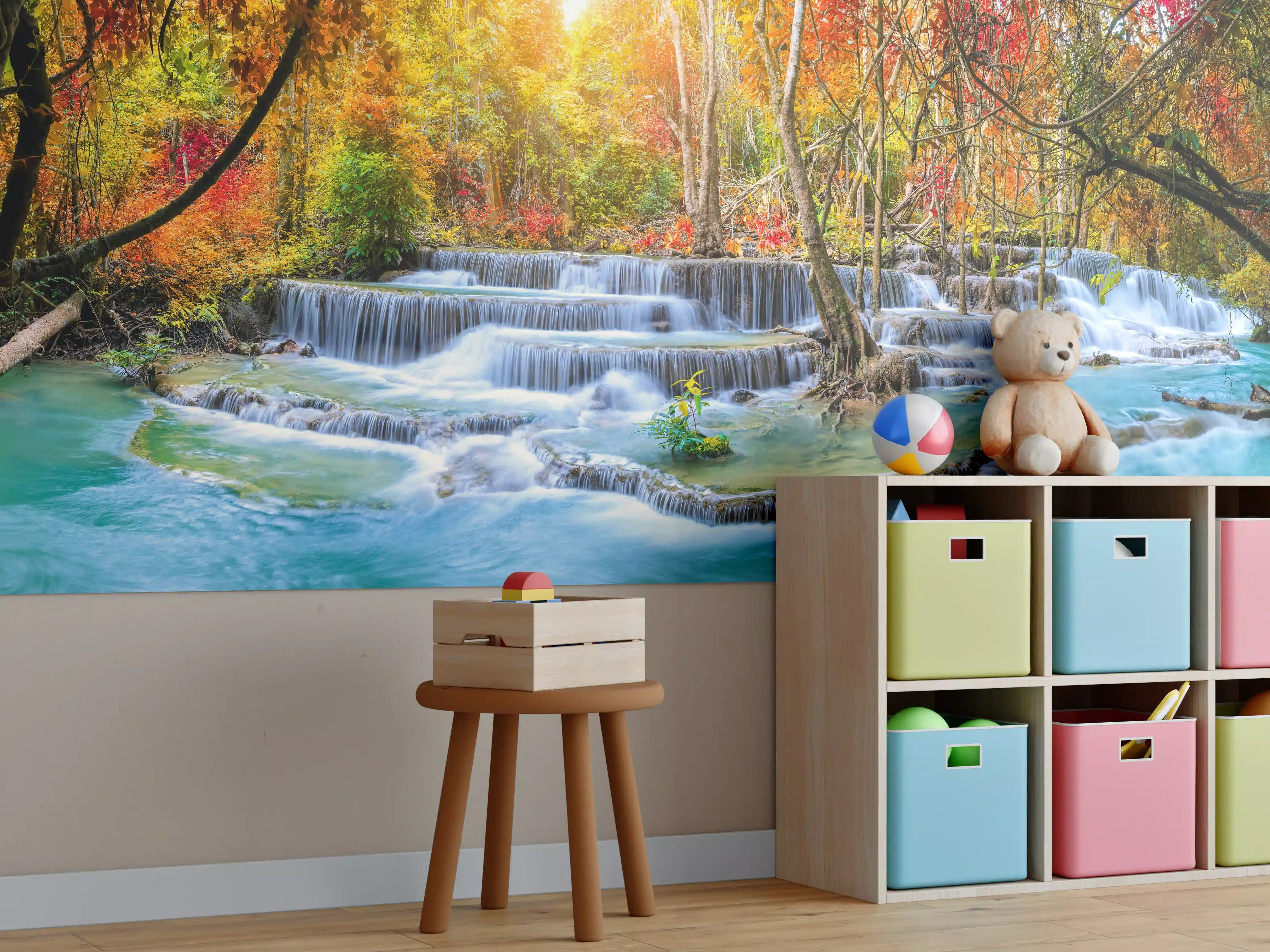 Kinderzimmer Wandgestaltung - Wasserfall im Wald Thailand Nationalparks